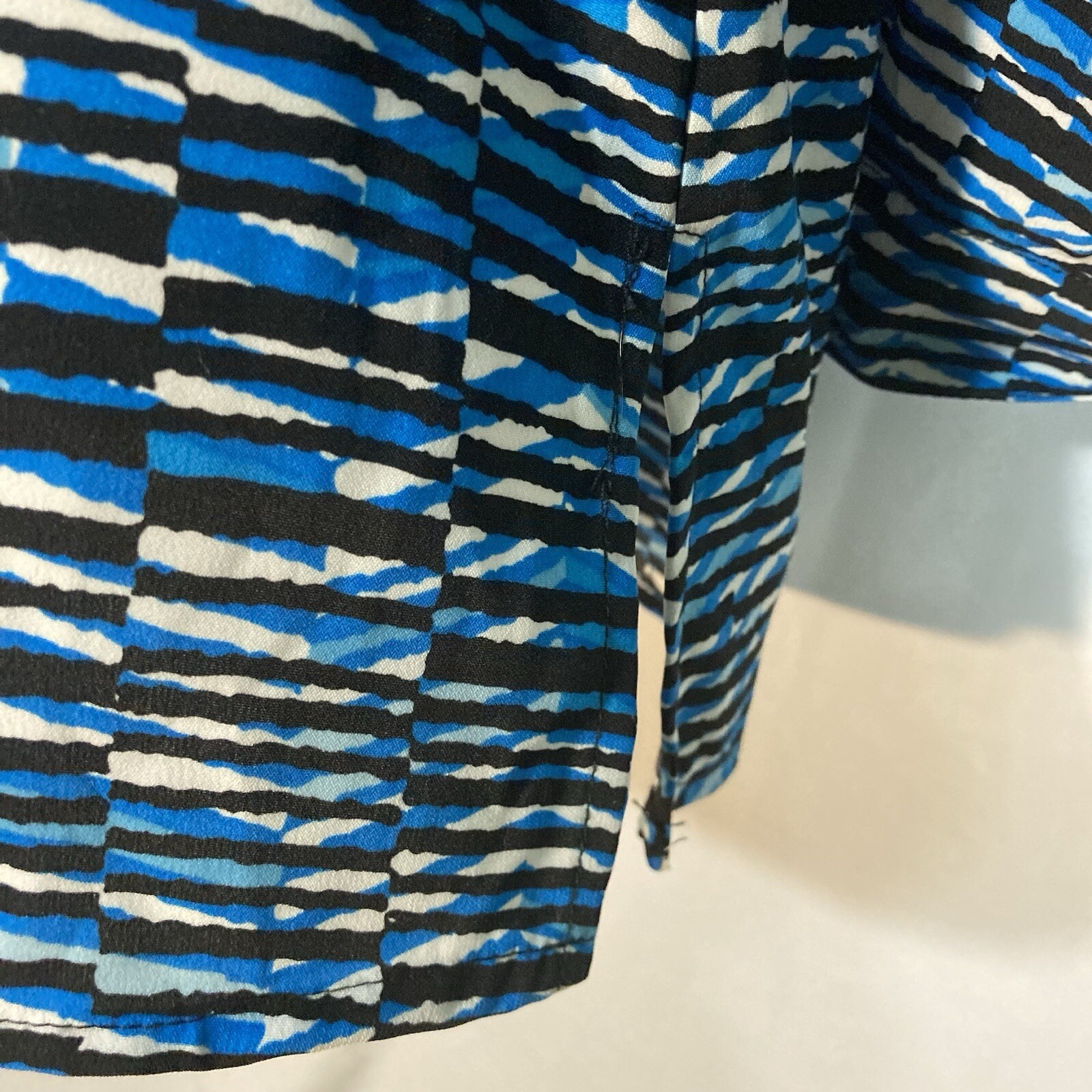 NOTATIONS white black blue button up roll tab sleeve top L
