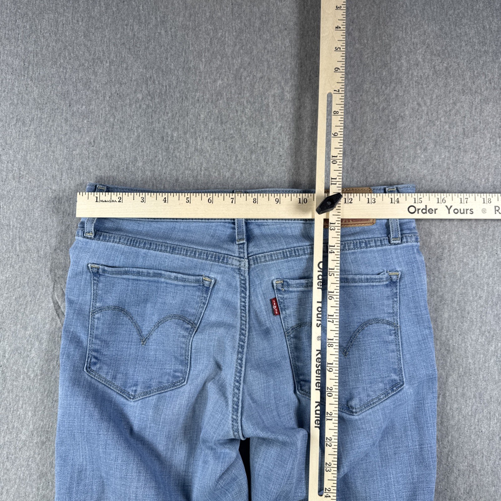 Levi’s jeans 314 Shaping Straight Leg Size 29×32 Light Wash Stretch Blue Denim