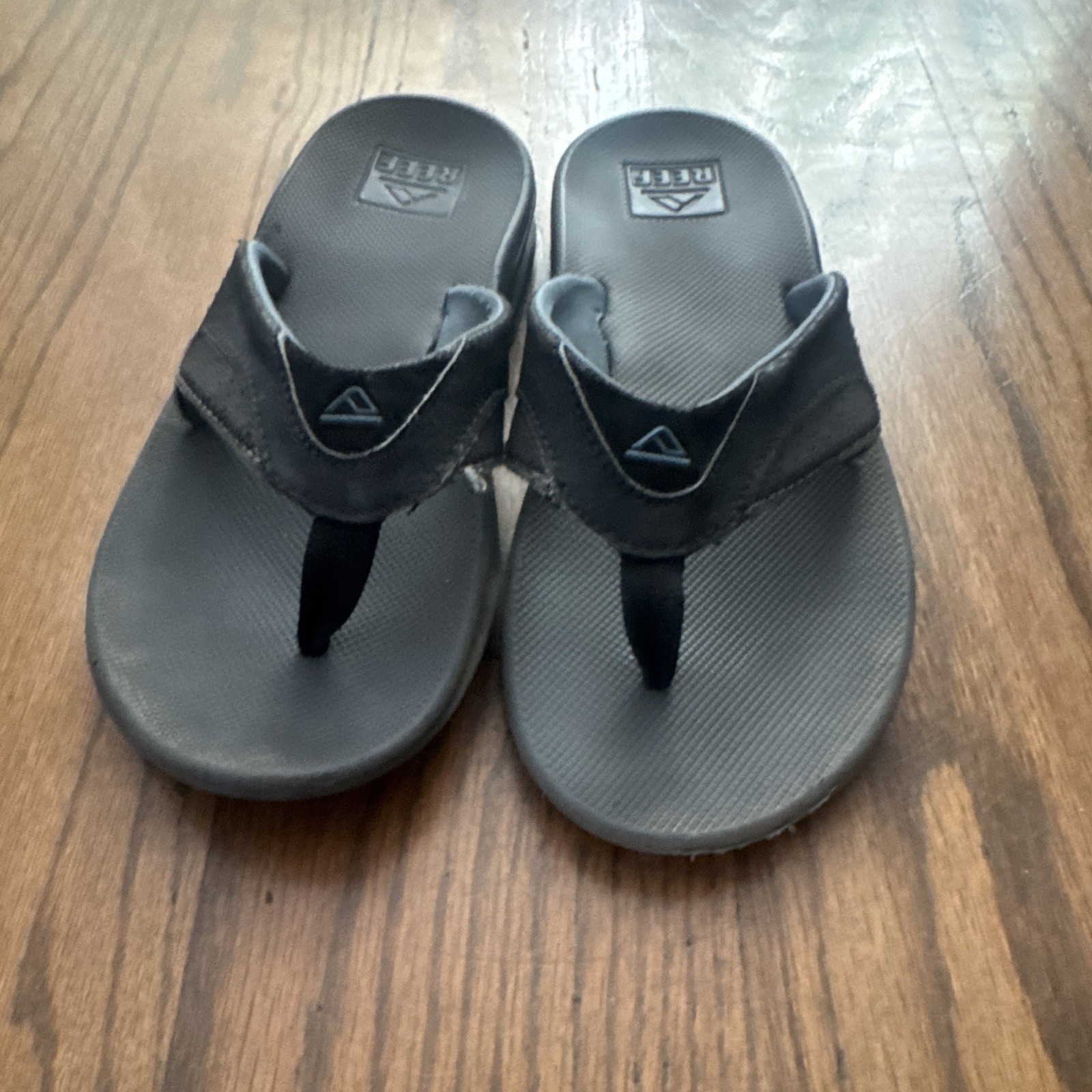 Reef Men’s Gray Flip Flop Sandals US 9 Solid Logo Slip-On Foam/Rubber