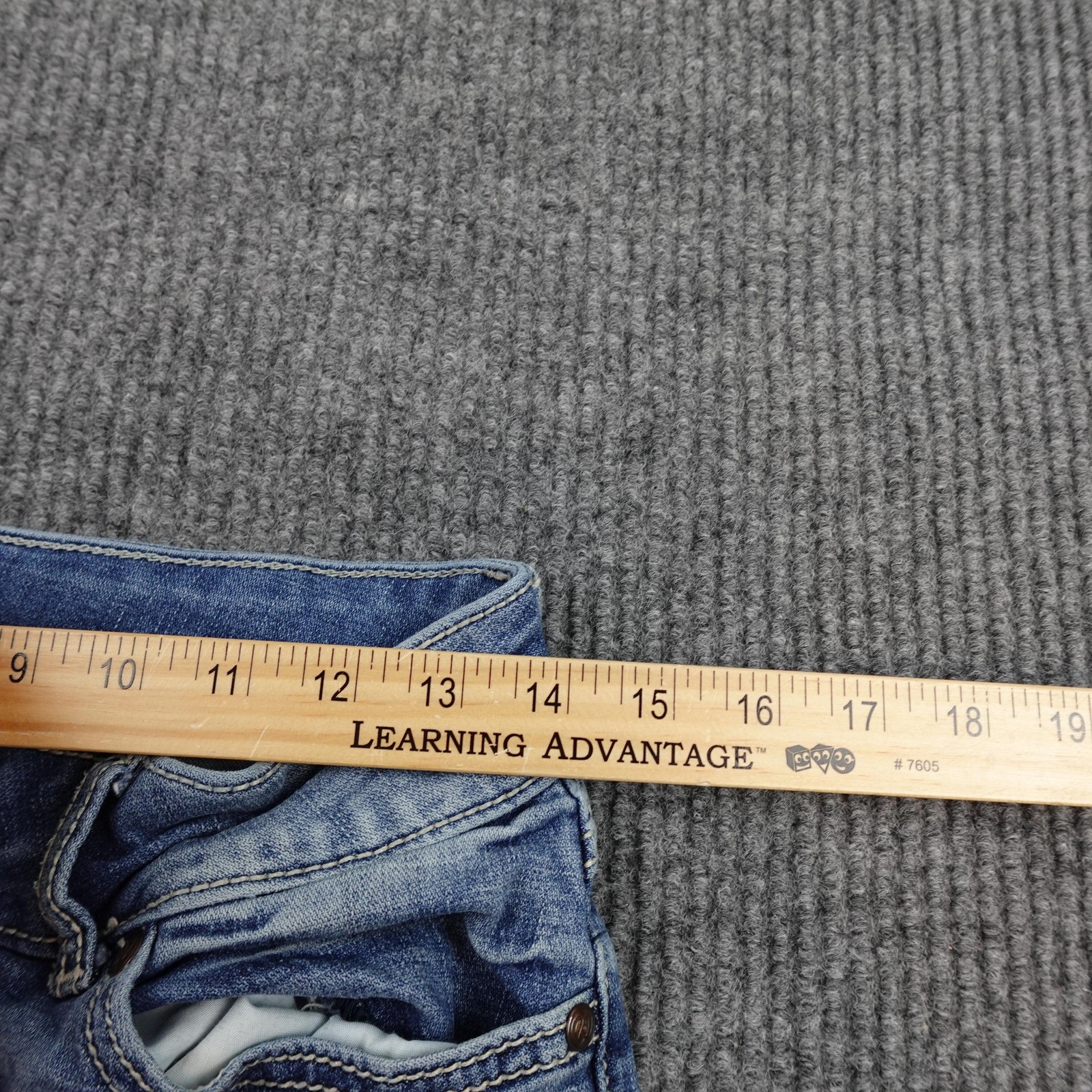 Wrangler Bootcut Jeans Womens 7 X 34 Medium Wash Blue Low Rise Stretch Denim