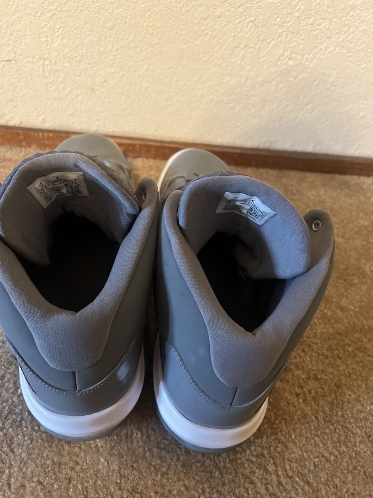 Size 13 – Air Jordan Max Aura Cool Grey