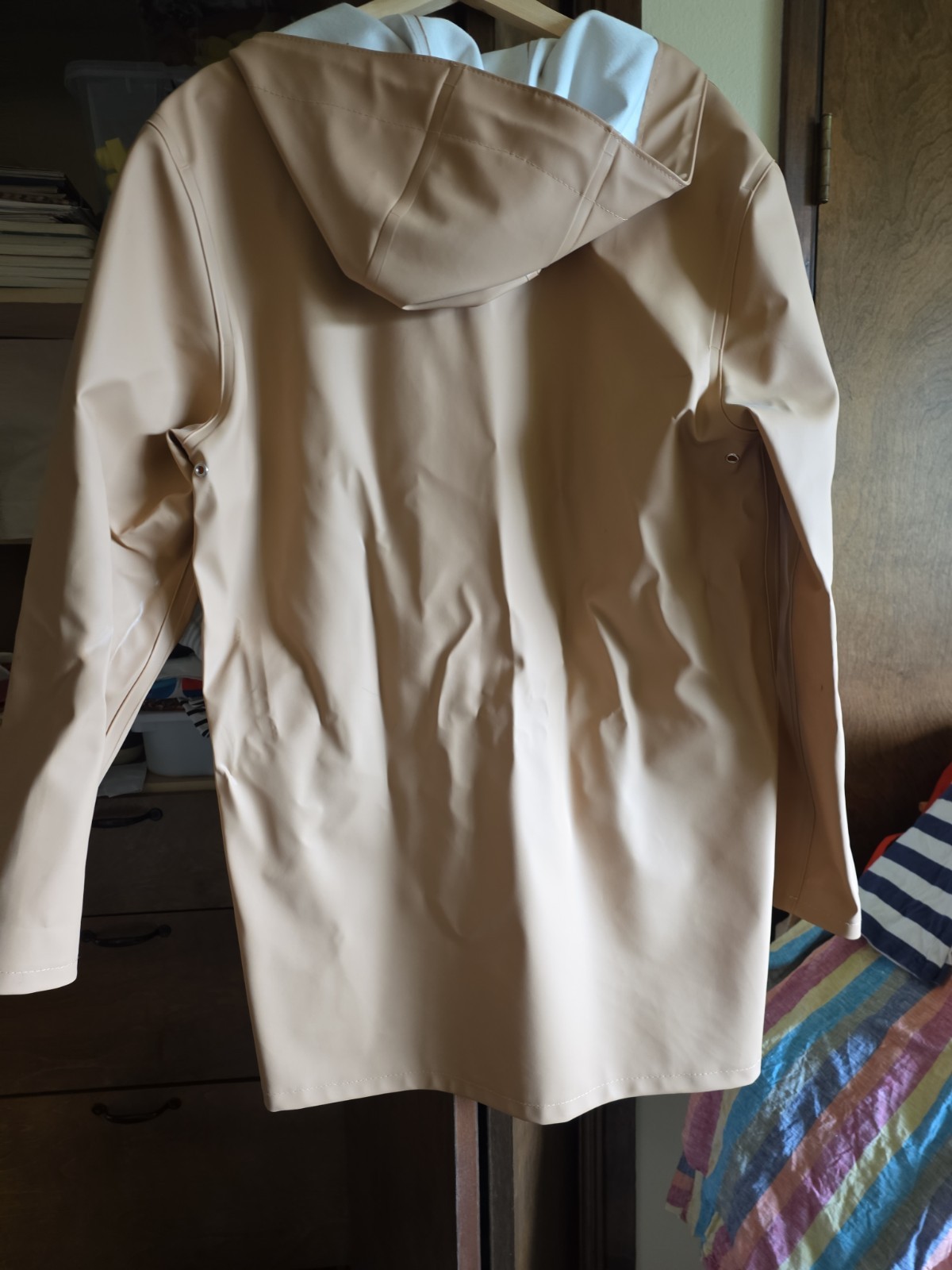Stutterheim Stockholm Men’s Hooded RAINJACKET BEIGE SIZE M