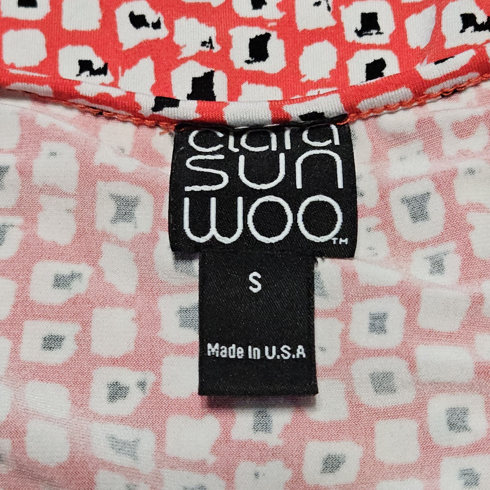 Clara SunWoo Shirt Sz S V-Neck Top Stretch Red Black All Over Geometric Print