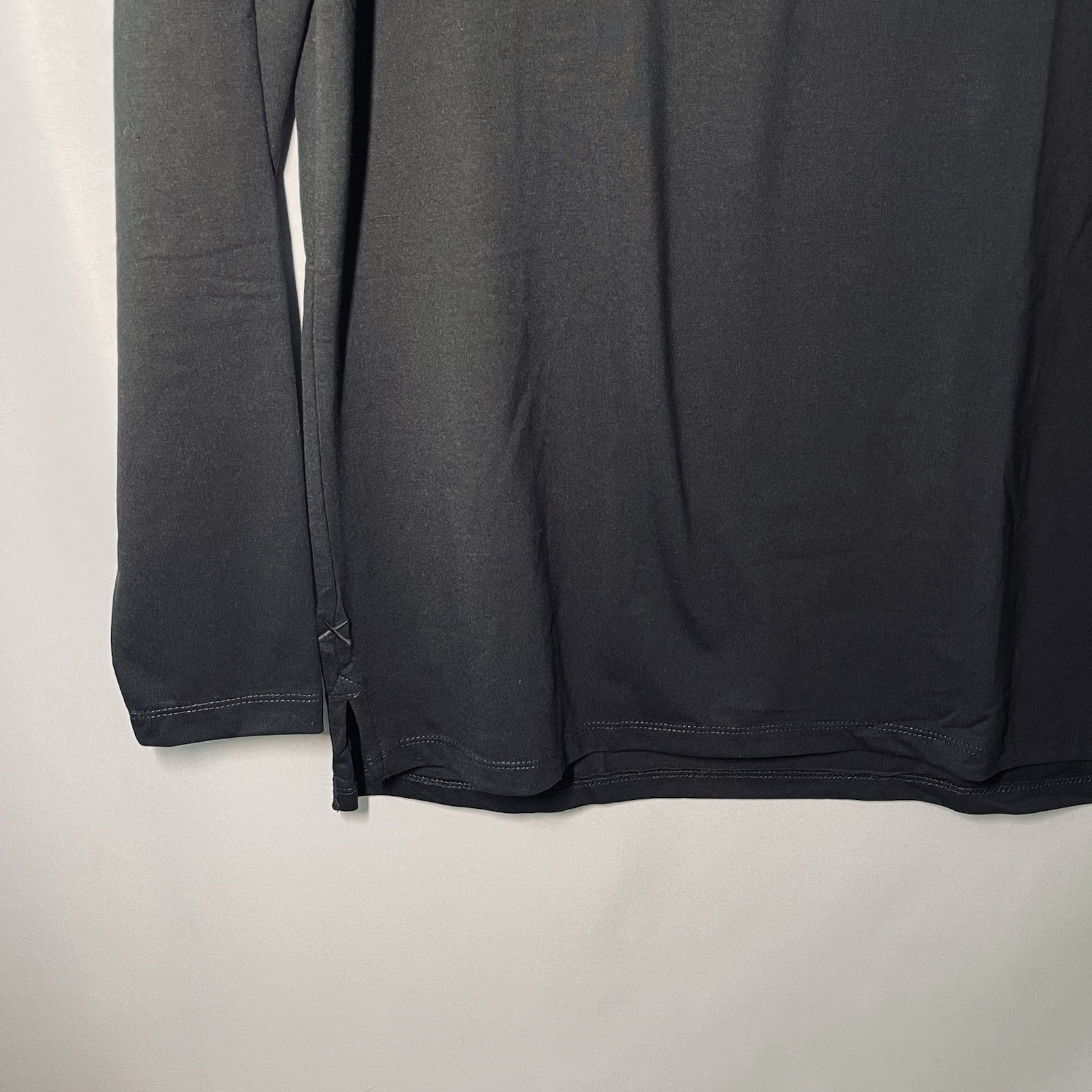 New Cuts Clothing Split Hem Long Sleeve Henley T-Shirt Men Size M Stretch Black