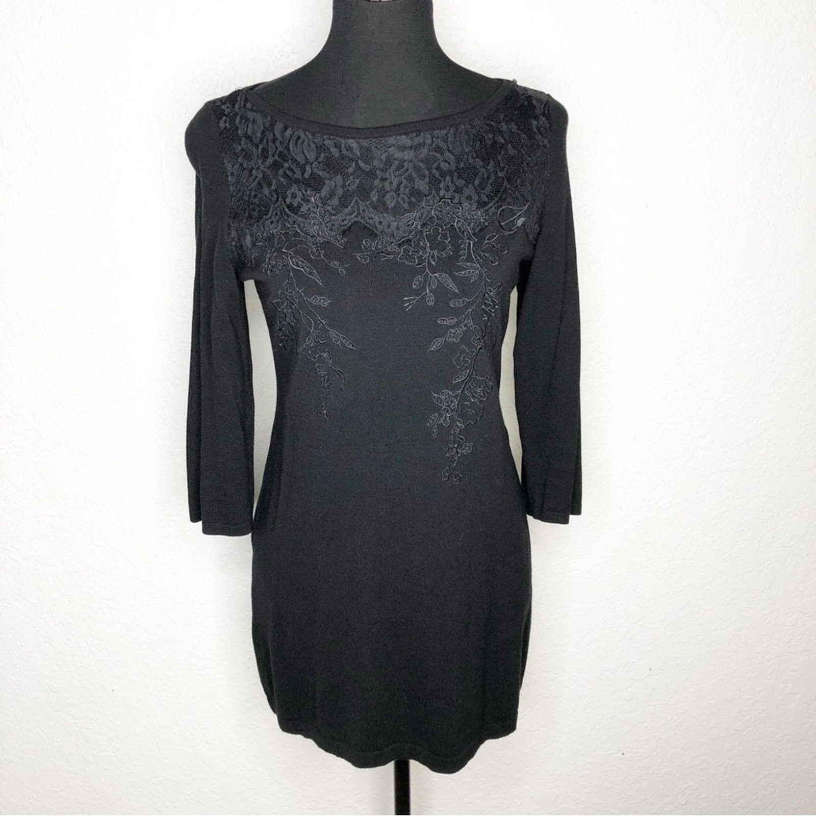 WHBM black lace floral embroidered sweater knit tunic top size Small
