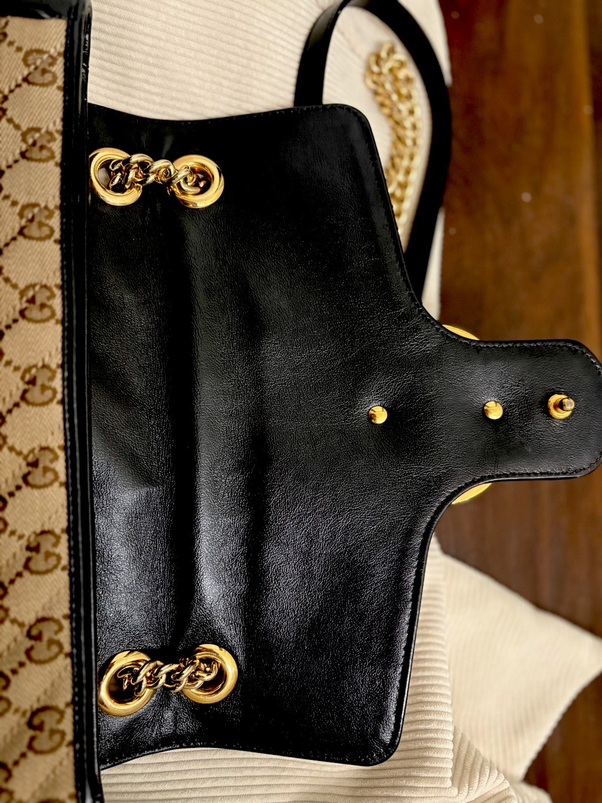 Gucci GG Marmont medium shoulder bag