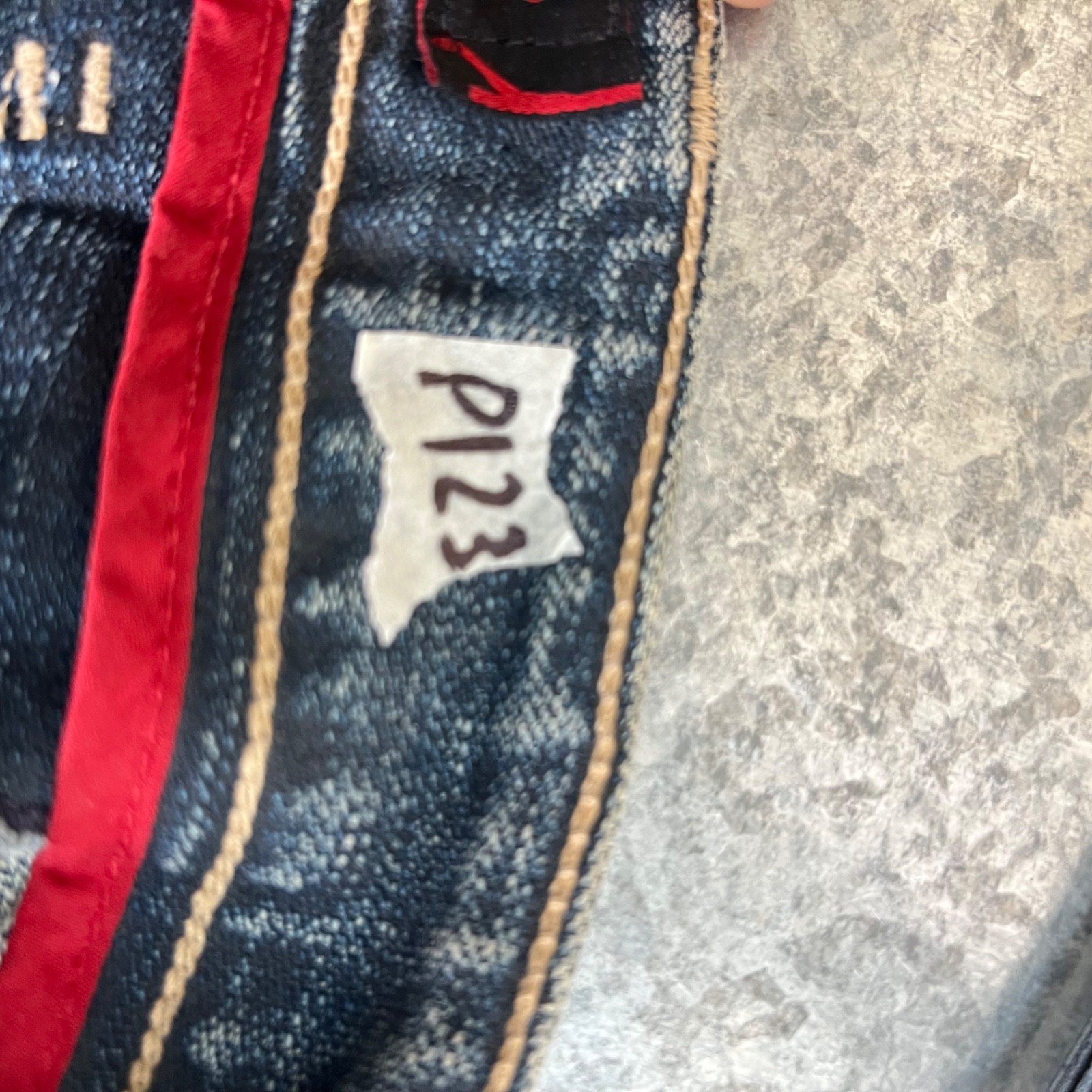 Levis Engineered Buckle Back Cinch Back Twisted Jeans Fits 30×31