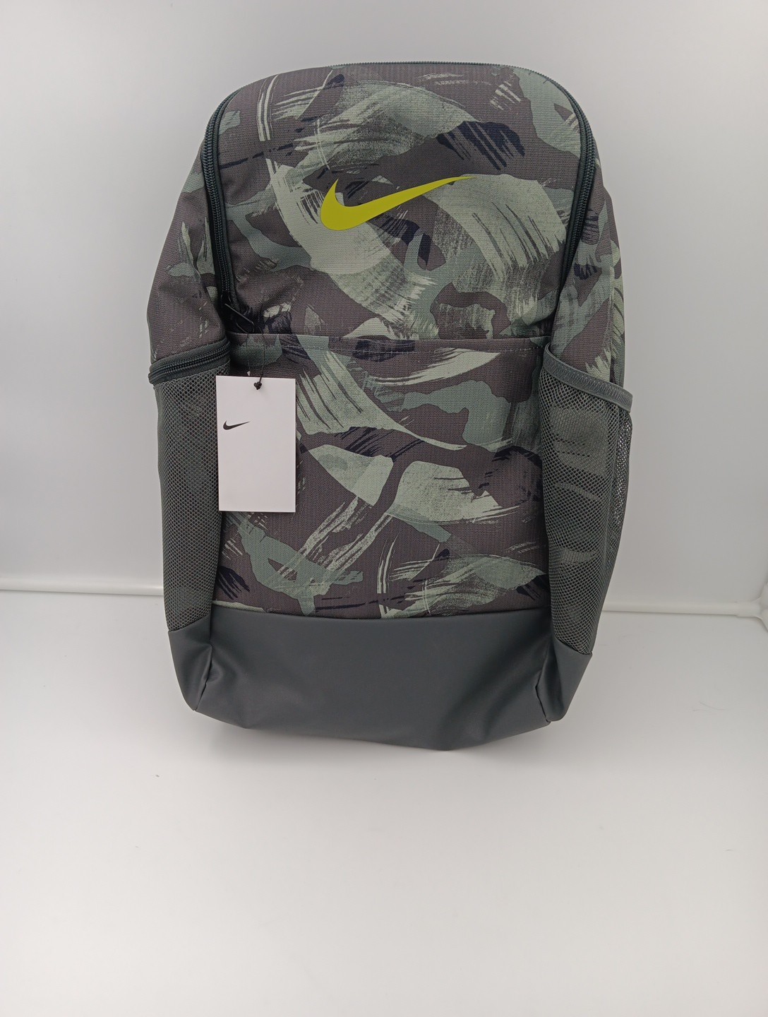 Nike Grey Camo Brasilia Medium 15″ Laptop Backpack 24L DR6110-068