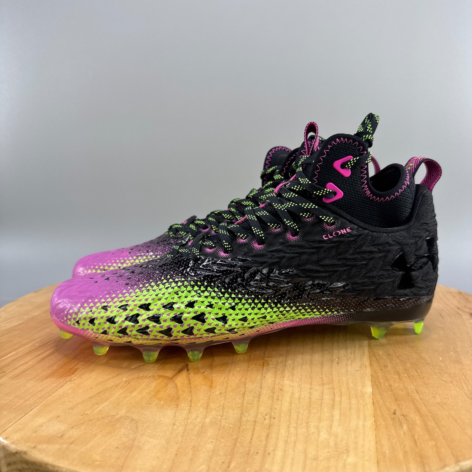 Under Armour Spotlight Clone 3.0 MC Mens Size 11 Football Cleats World Tour NEW