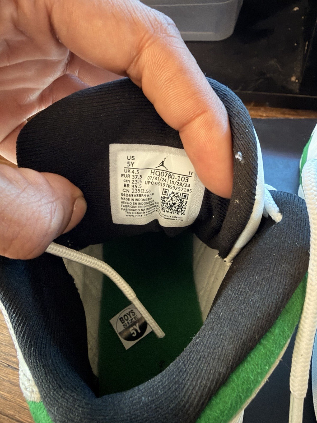 Jordan Air Jordan 13 Retro (GS) White/Green Leather Basketball Sneaker 5Y