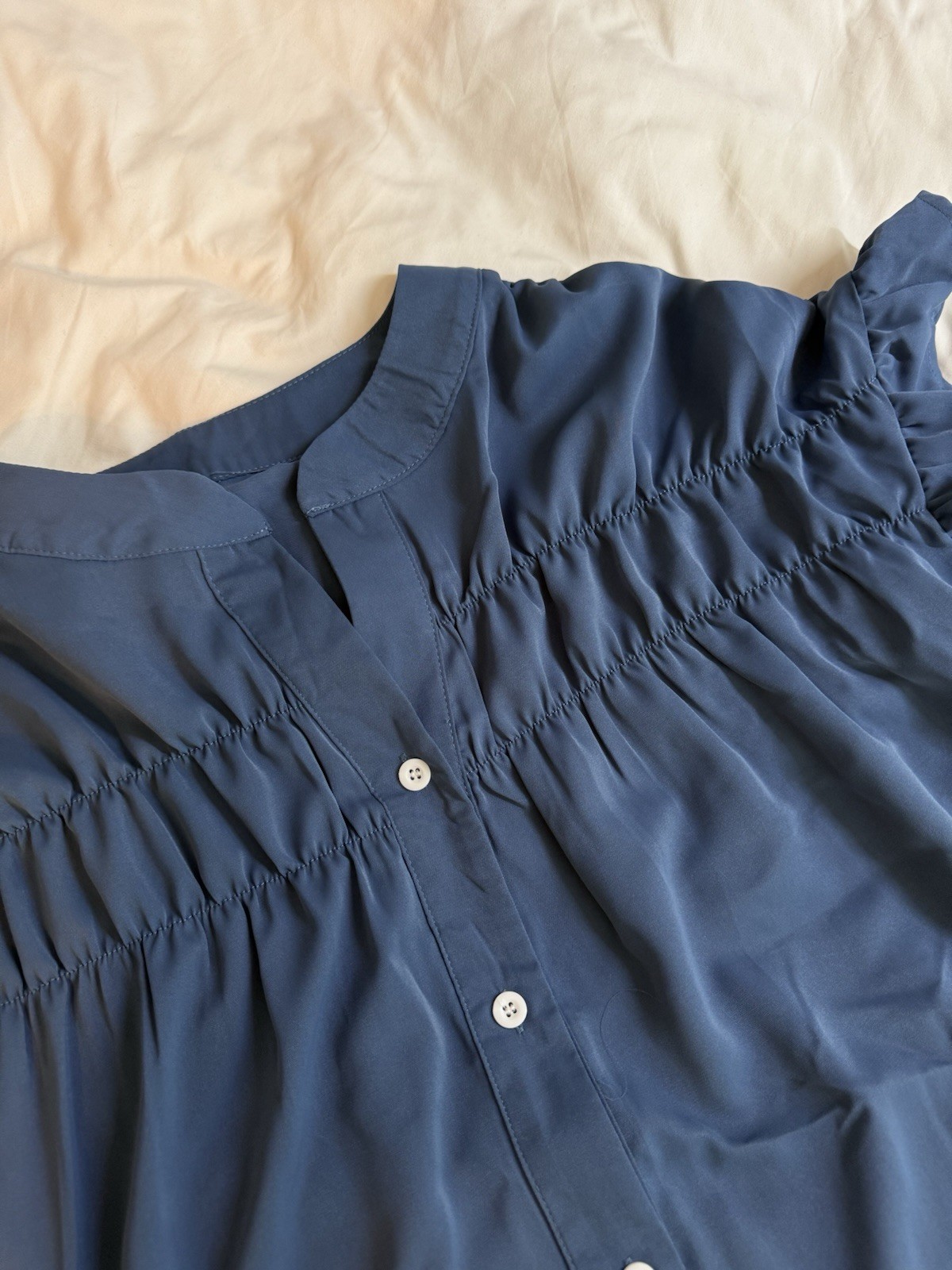 Women’s L Blue Lightweight Short Sleeve Summer Blouse: Work button detail ruffle