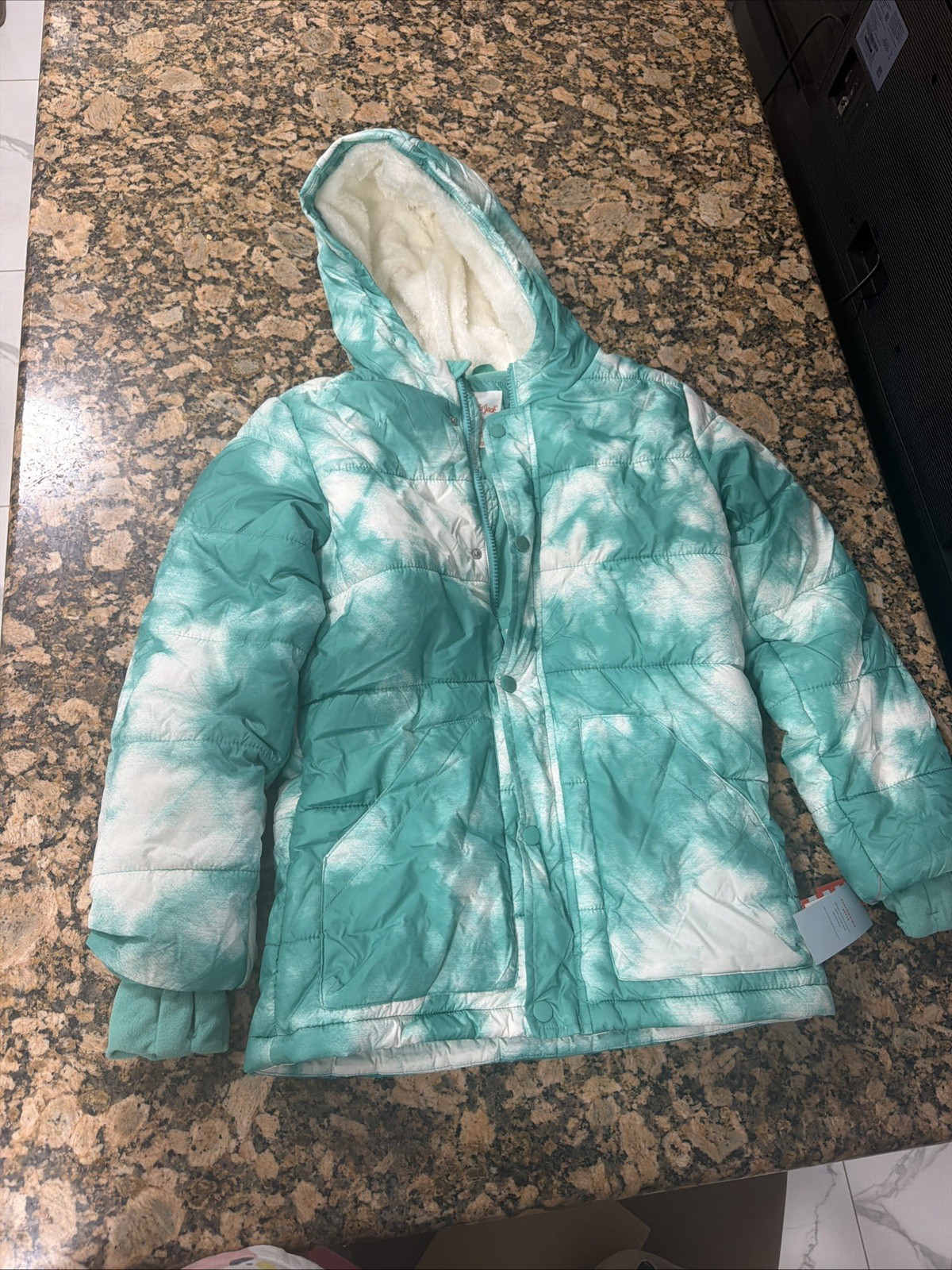 Cat & Jack-Girl’s Green/white full zip/snap hooded puffer coat size S 6/6