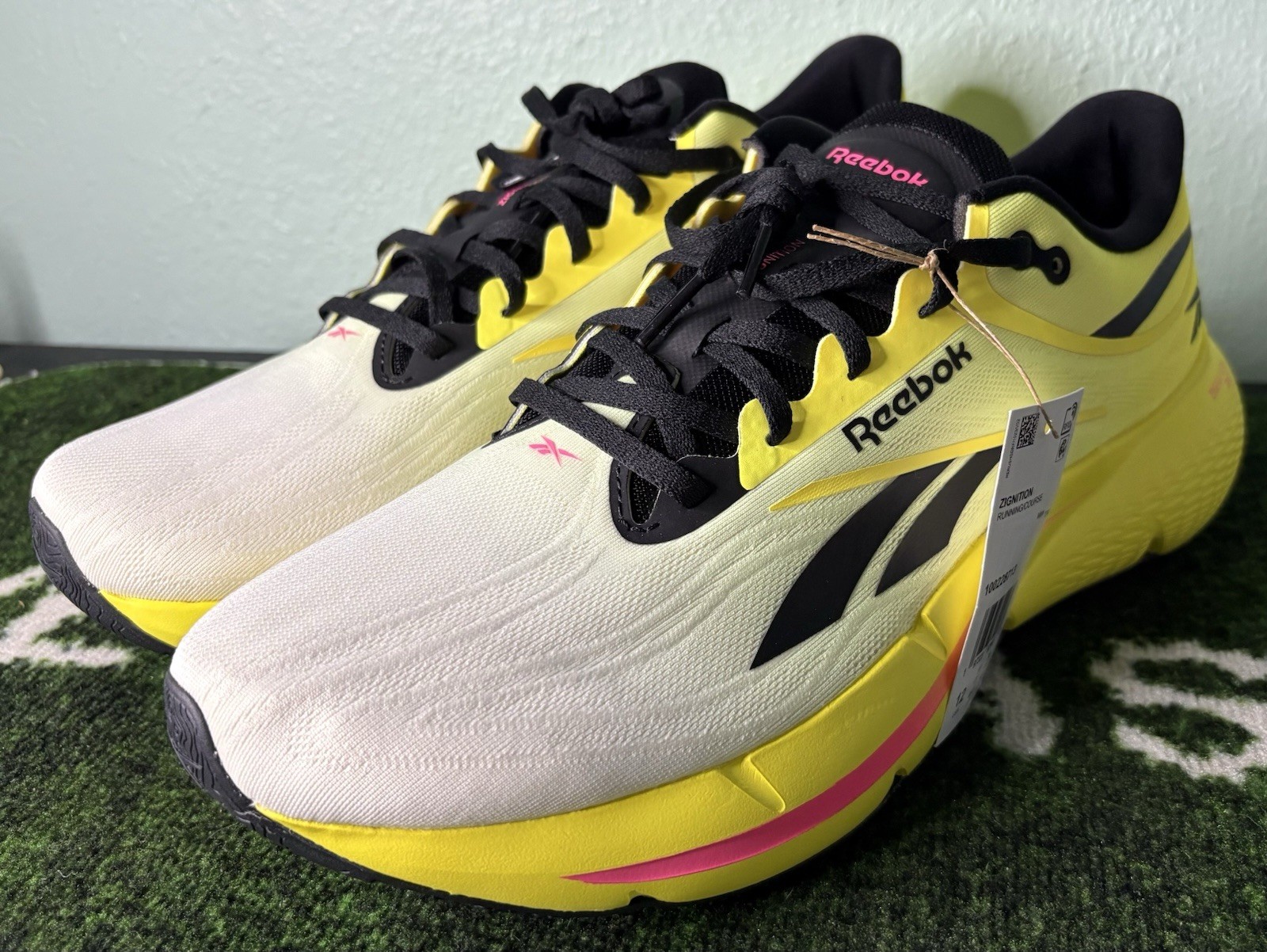 US Men’s 12 – Reebok Zignition Running Shoes “Electric Yellow Black” 100228713