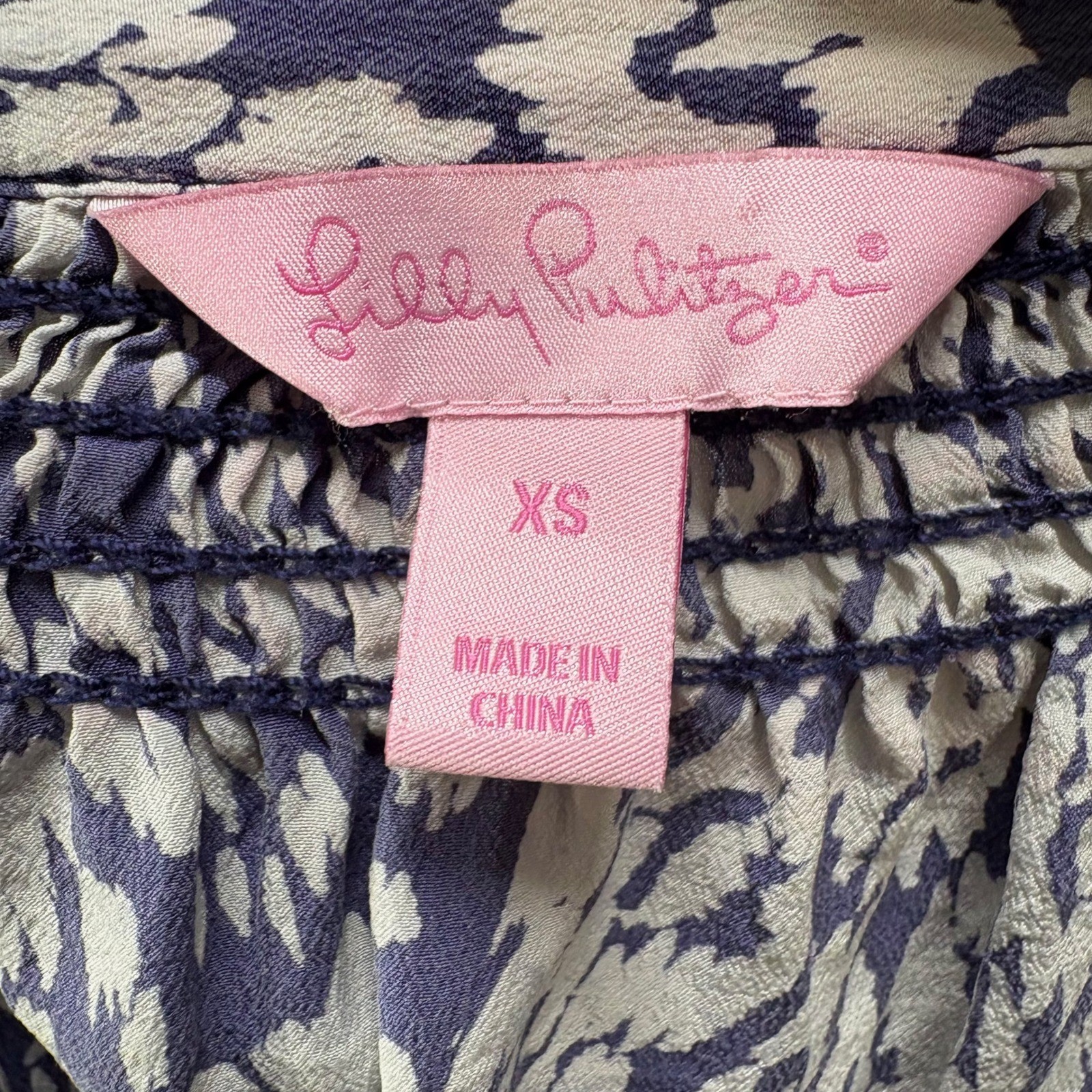 Lilly Pulitzer Elsa Blouse Top Womens XS 100% Silk Pineapple Party Navy White