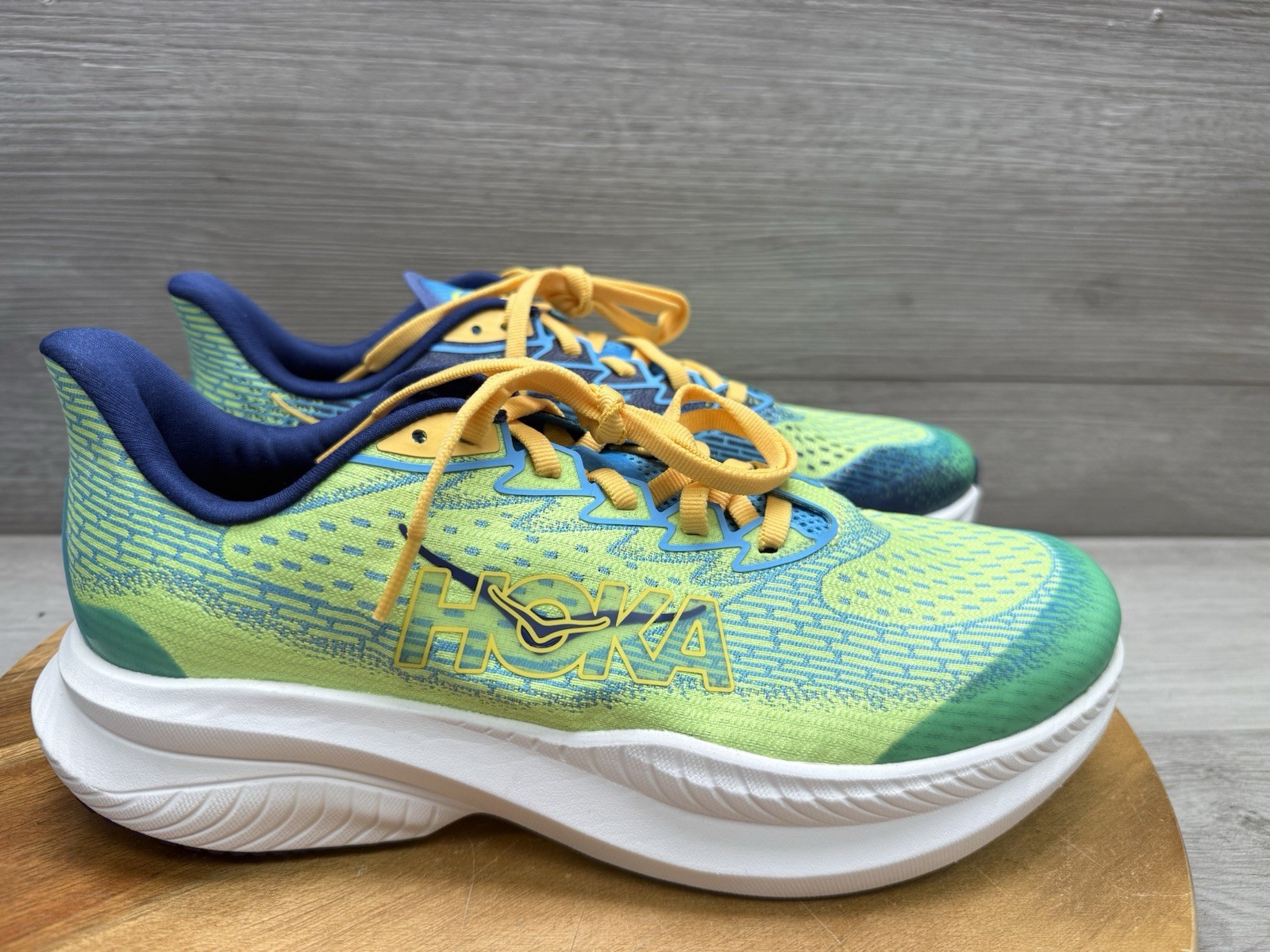 HOKA Mach 6 Youth “Lettuce Bellwether Blue’. Youth Size 7. EU 40 2/3