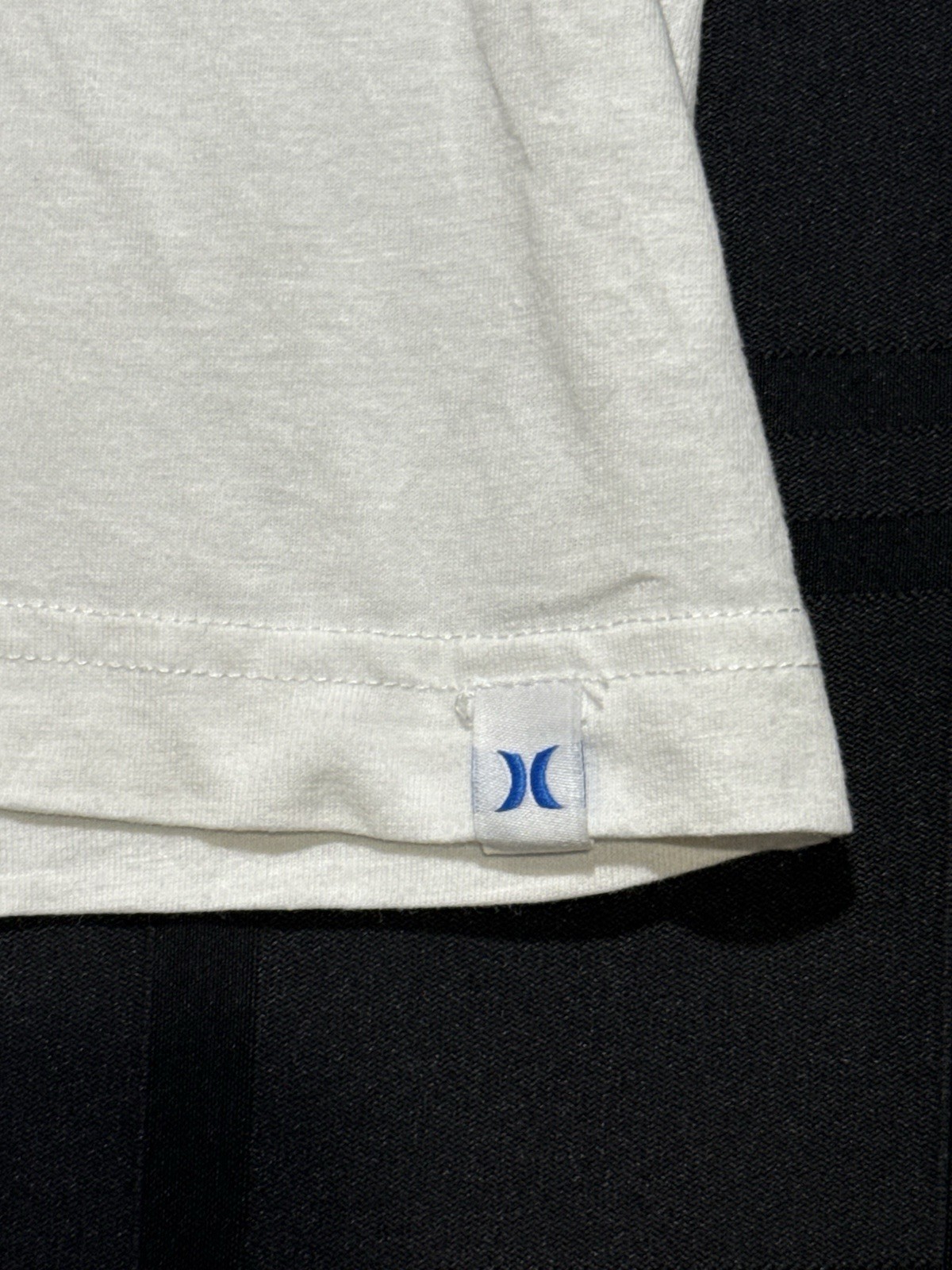 Hurley Men’s L White Graphic Logo Crew Neck Short Sleeve Cotton Tee