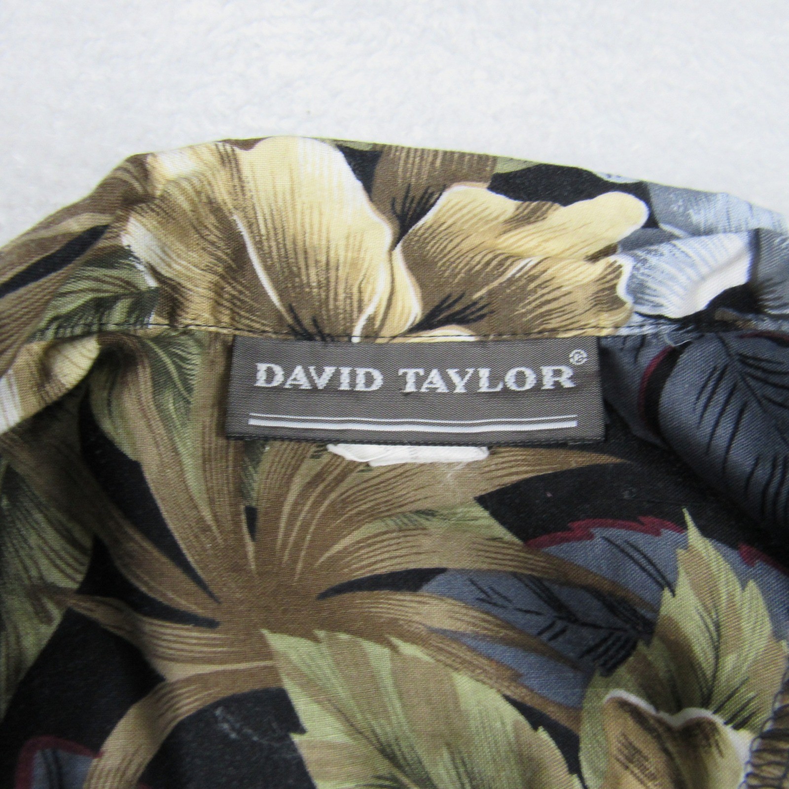 David Taylor Hawaiian Shirt Men’s Medium Black Tropical Floral Camp S/S