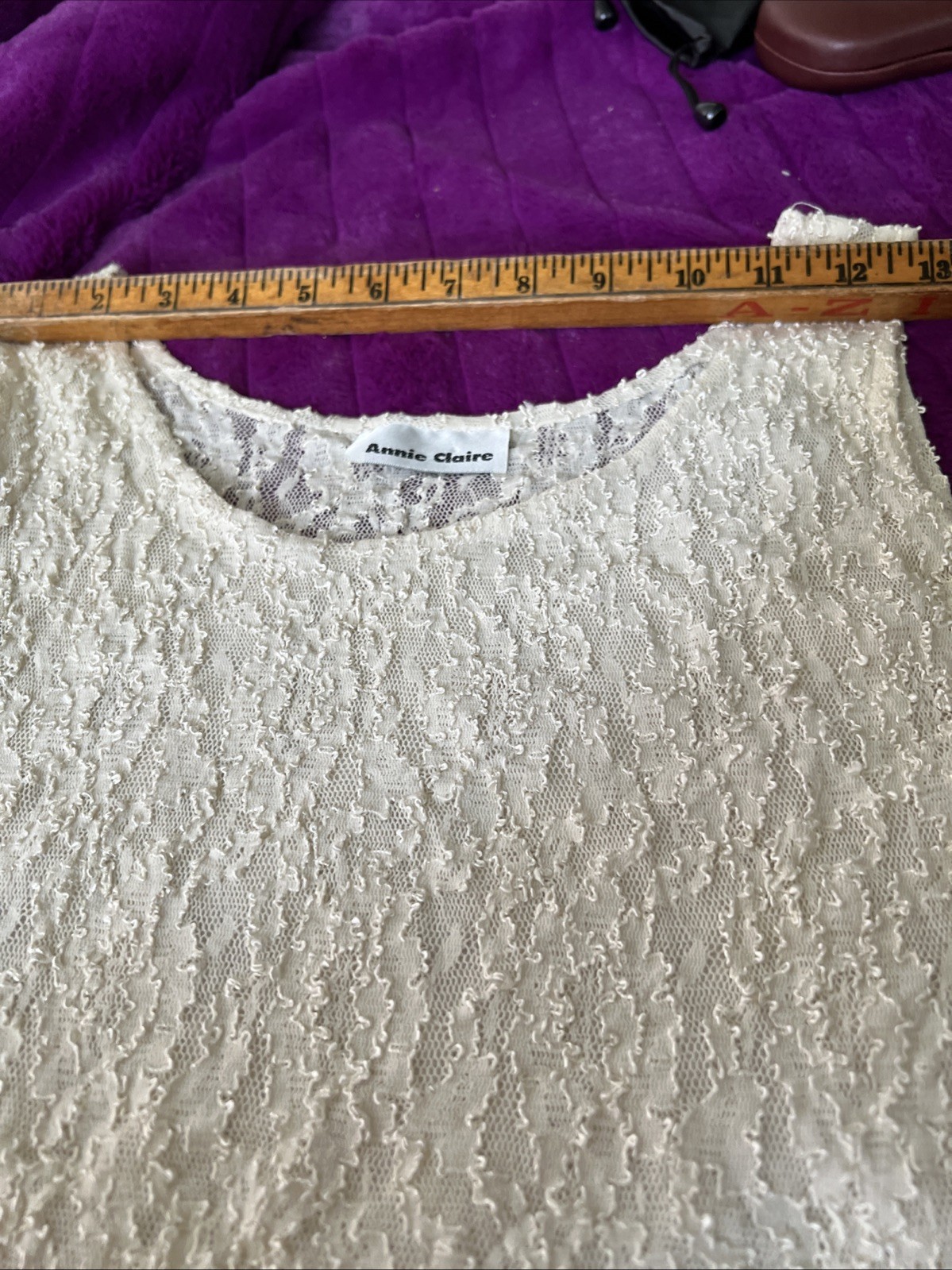 Ivory Stretch Lace Bouclé Chemise Bust 30-40 In; Shoulder To Hem 19 Inch ￼