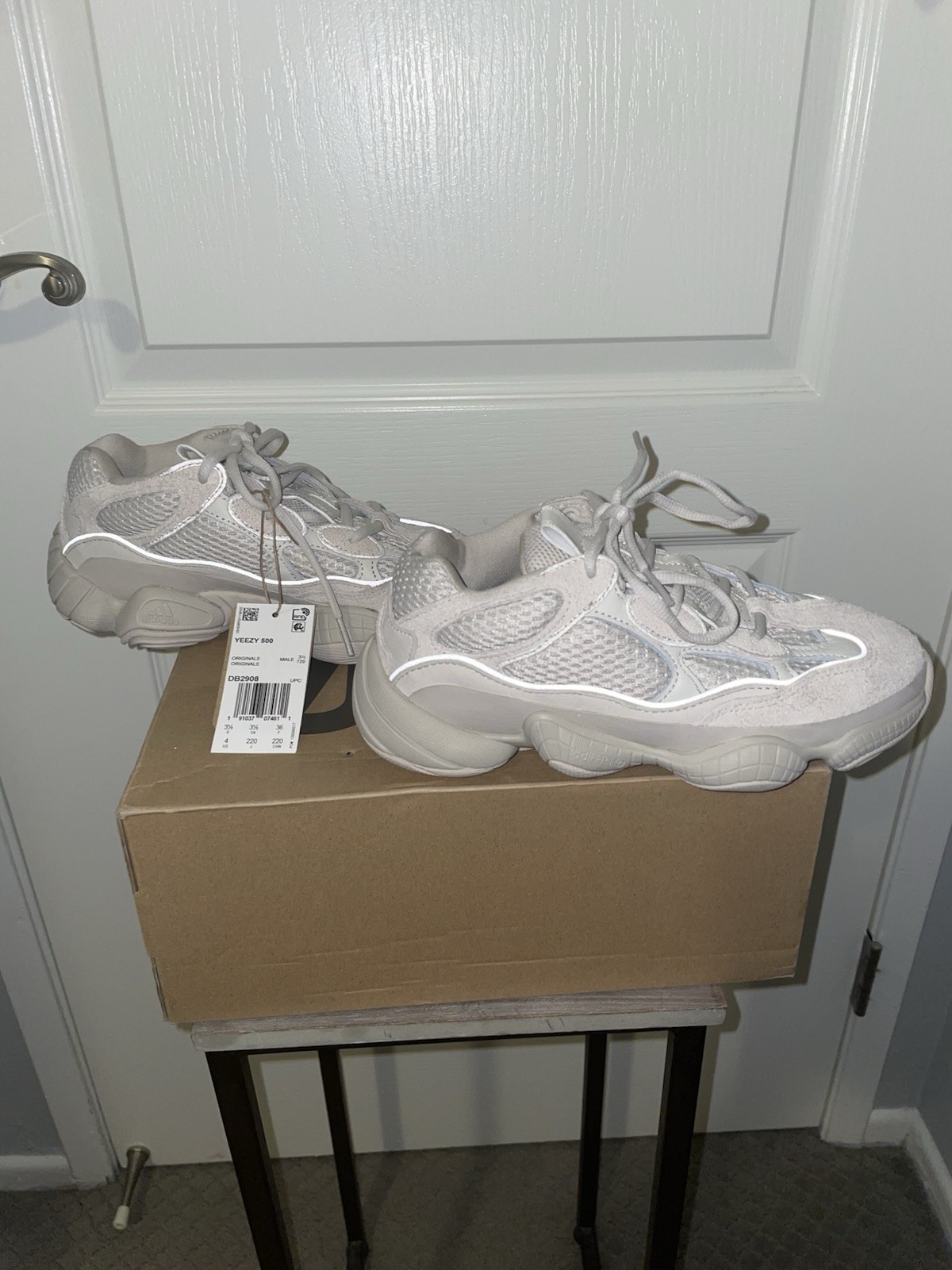 Adidas Yeezy 500 “Blush” Low Top Lace-Up Sneakers Gray/White DB2908 W/ Tag & Box