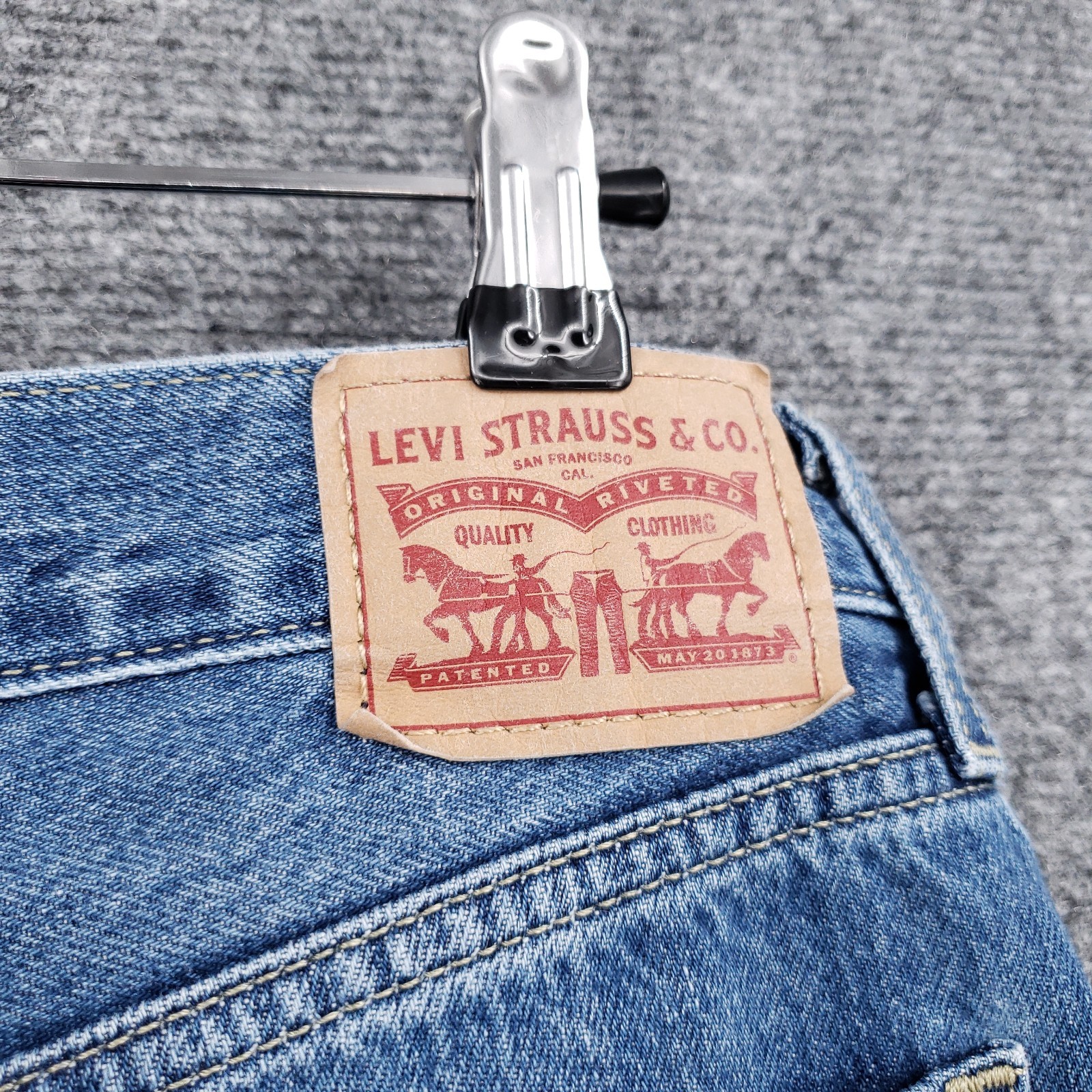 Levi’s Low Pro Straight Leg Jeans Womens 28 Blue Distressed Rip Knee Denim