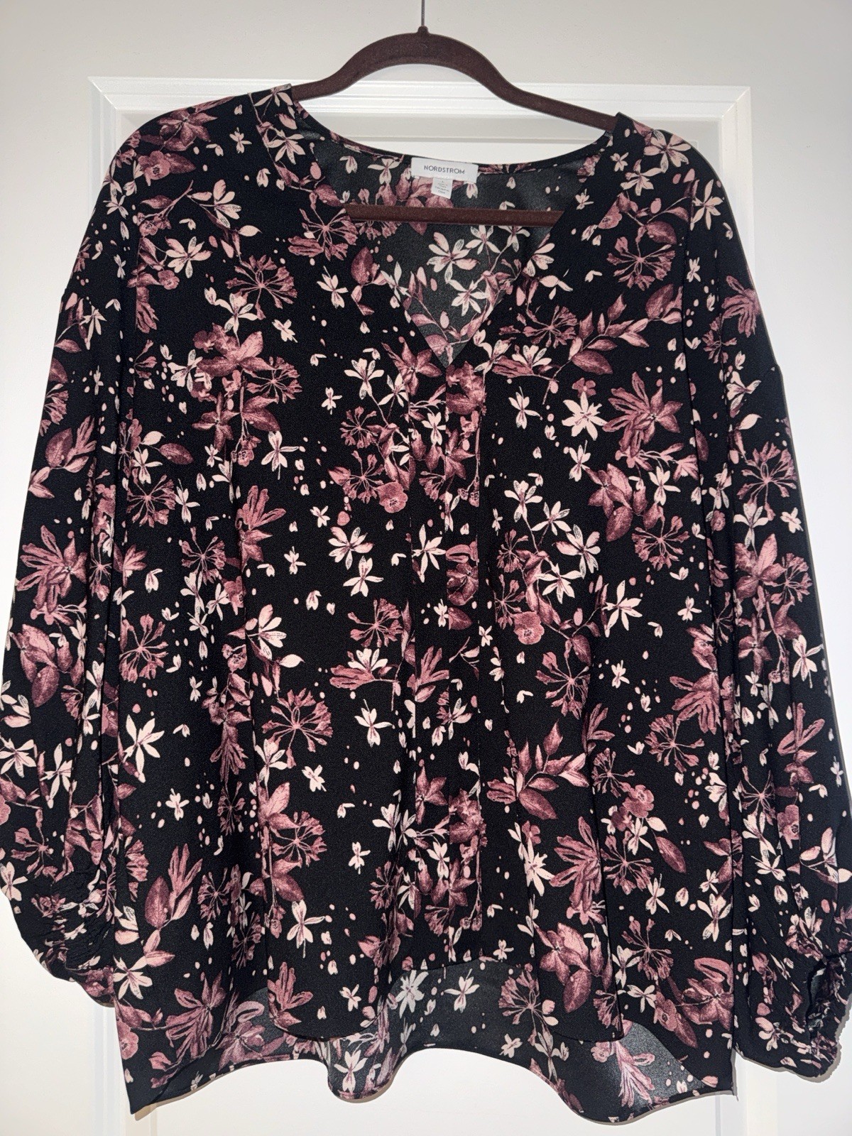 Nordstrom Floral Top Sz L In EUC Black & Pink