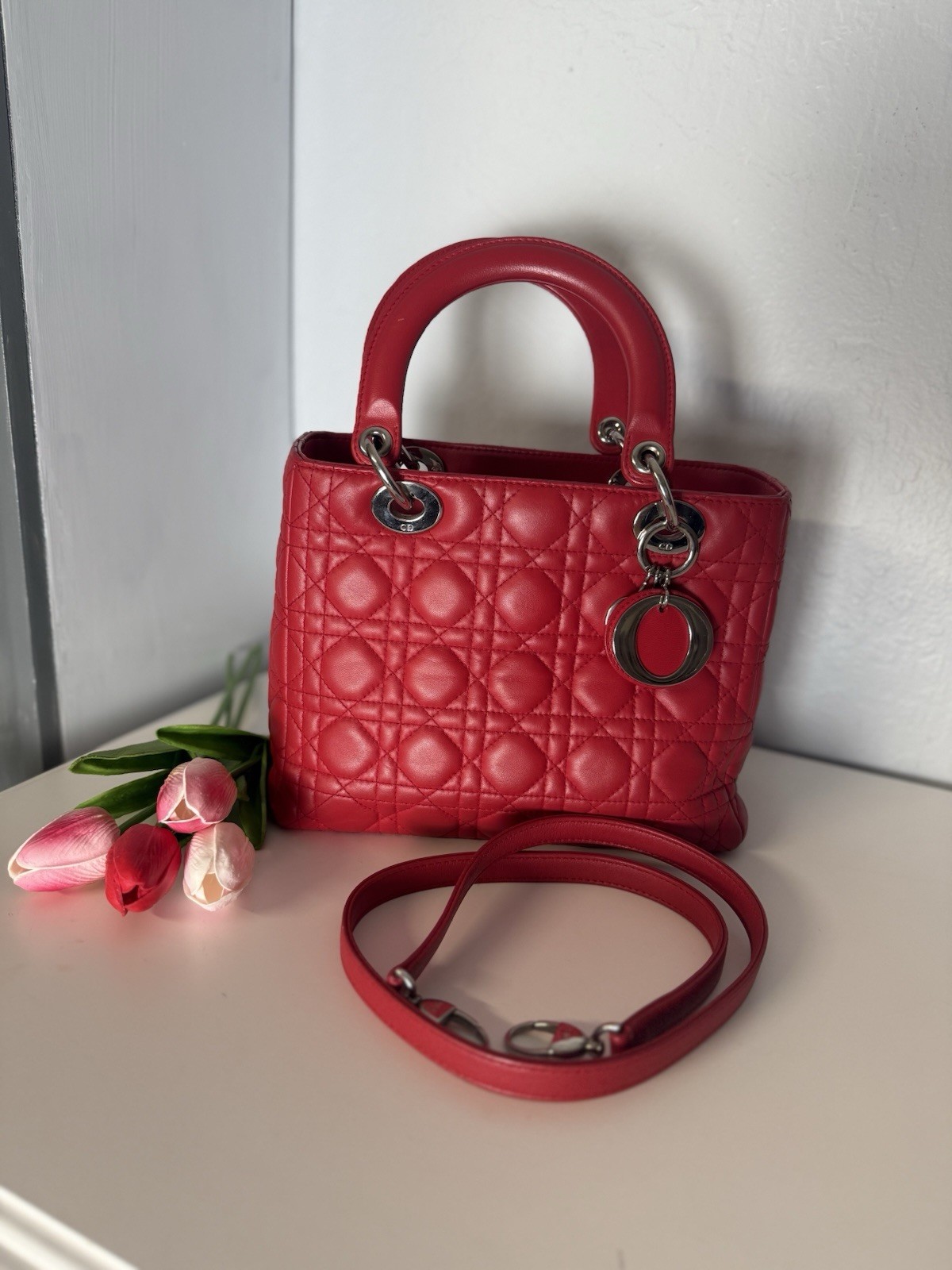 CHRISTIAN DIOR Lady Dior Cannage Medium Red