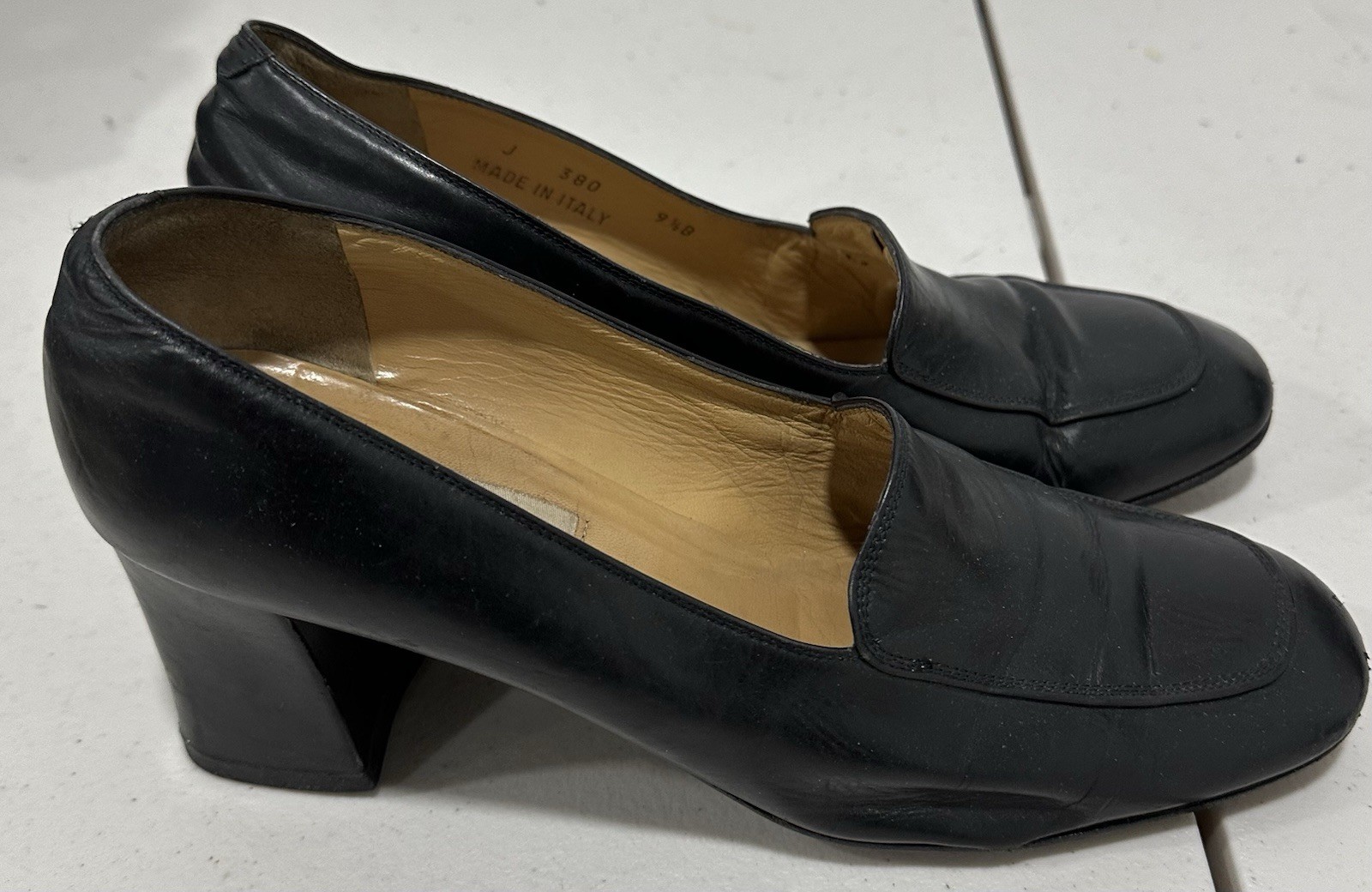 Vintage Coach Black Leather Round Toe Block Heel Pumps Size 9.5