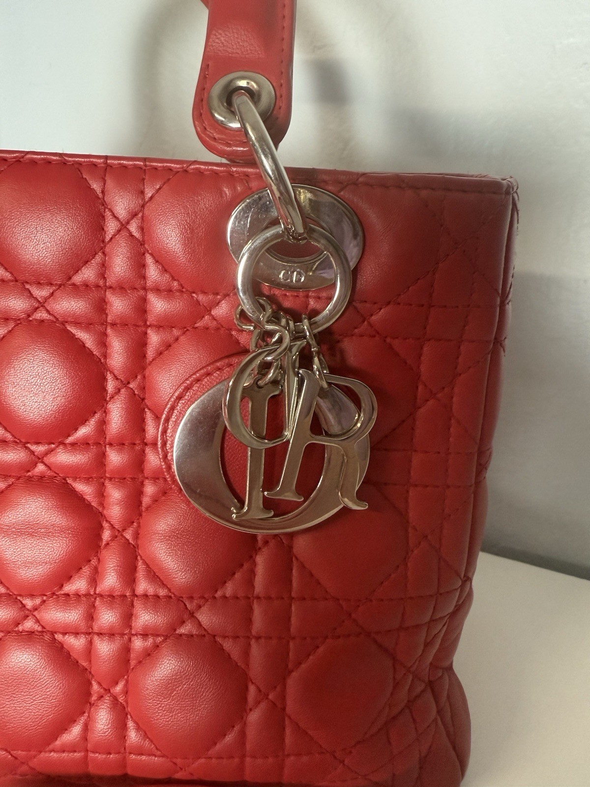 CHRISTIAN DIOR Lady Dior Cannage Medium Red