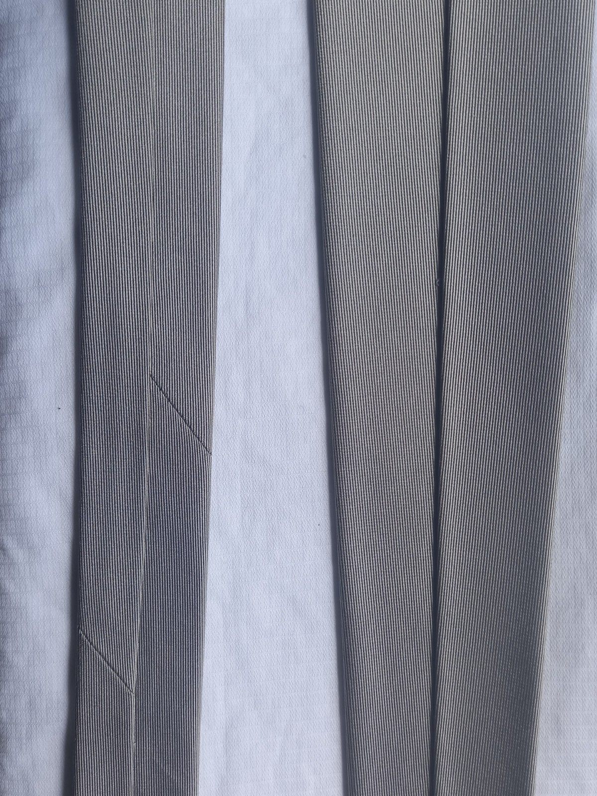 GRAY SOLID COLOR TIE BRAND: HÈRMES, FRANCE