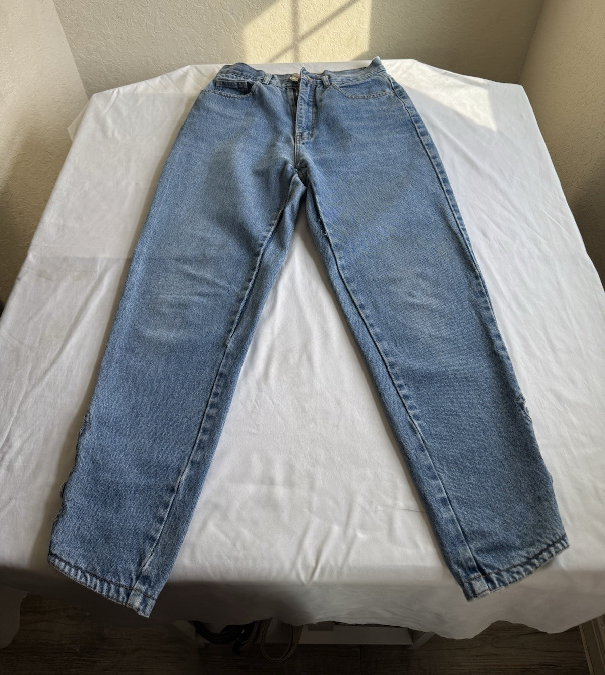 1990’s Jordache Vintage Jrs Light Wash Sk. Jeans Mid Rise 5-Pocket Ankle Button