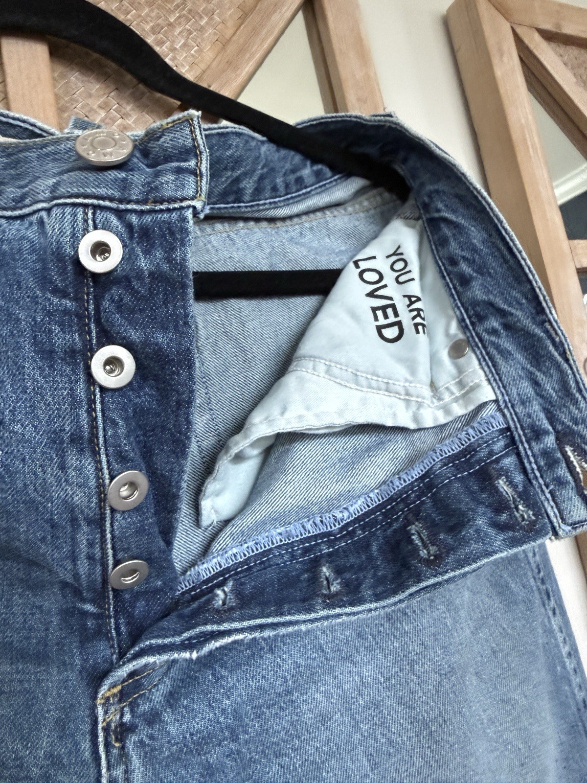 AMO Women’s Blue Medium Wash Distressed Skinny Jeans 100% Cotton Denim Sz 28