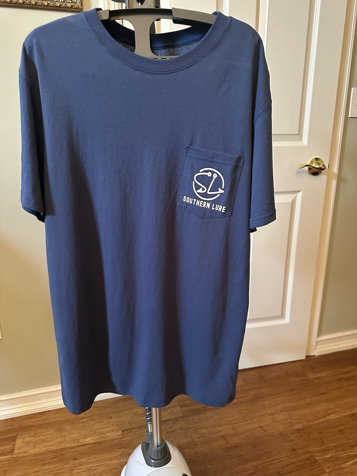 Southern Lure Men’s Medium Blue New With Tags T-Shirt Medium