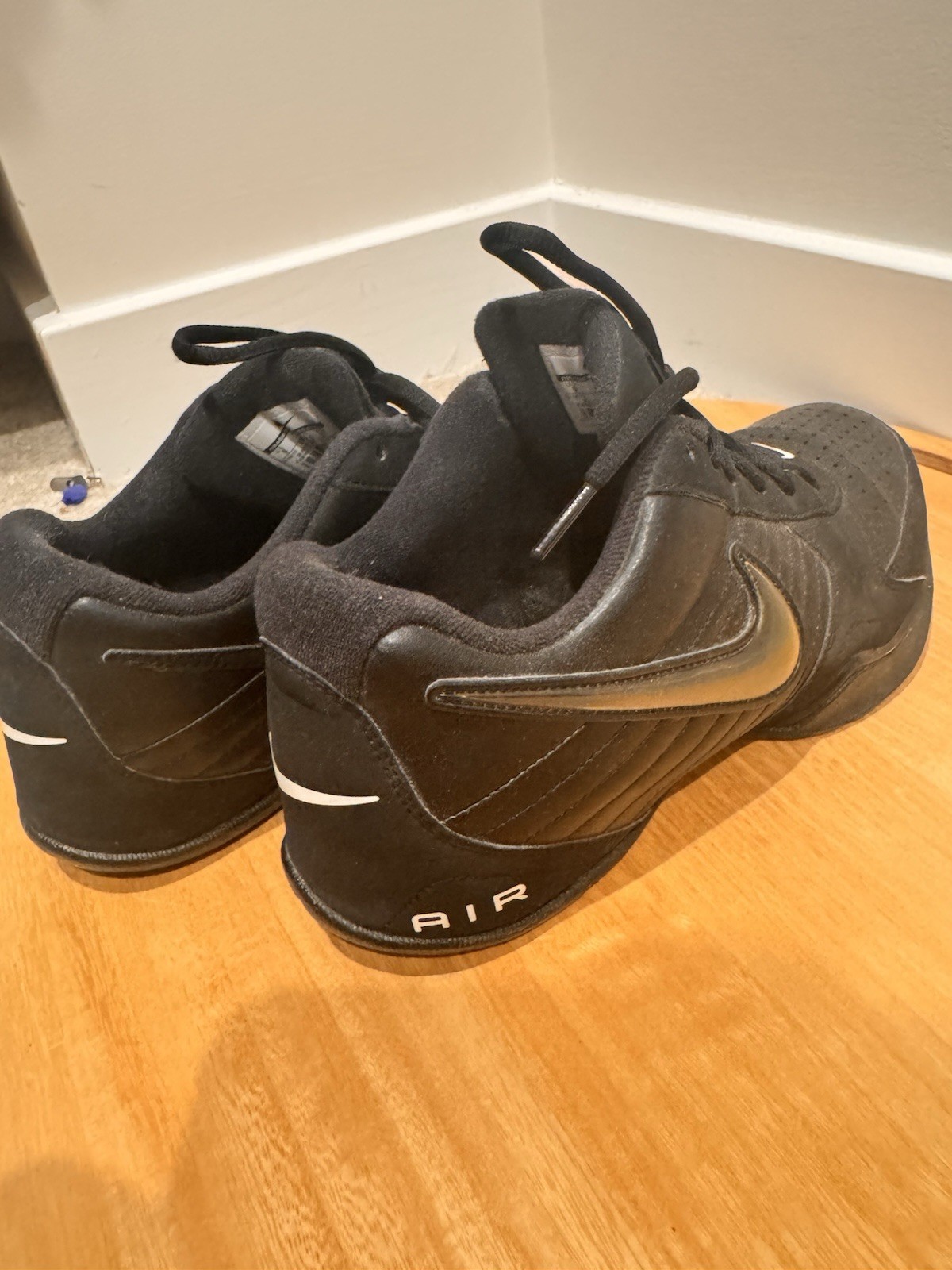 Nike Air Black Lace Up Men’s Low Top Athletic Sneakers