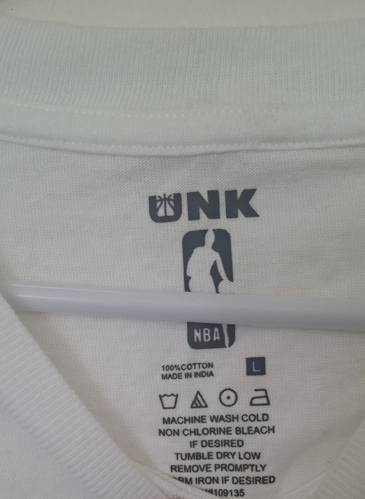 RARE UNK 2009 LAKERS “The Finals” Disney t-shirt. KOBE! Size Large