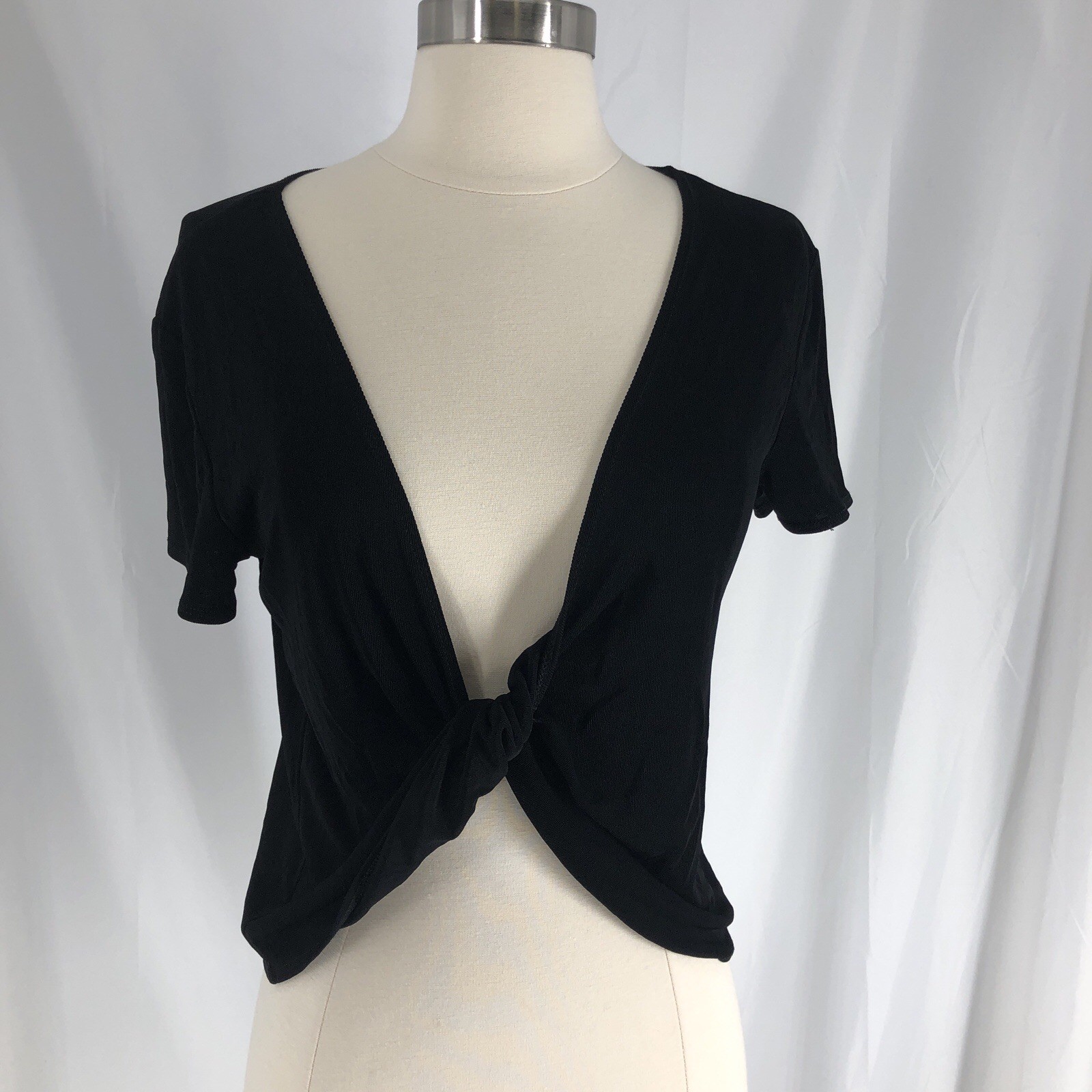 Chicos Travelers Tie Front Short Sleeve Slinky Knit Crop Top Women’s Medium