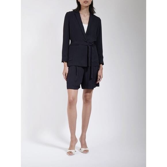 THEORY NWT $425 Elastic Back Belted Navy Jacket Top in Washed Twill Size 6