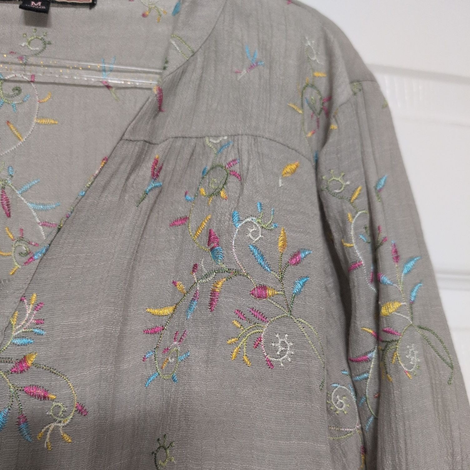 Olive Hill Embroidered Floral Shirt Womens Size Medium Boho Cottagecore Casual