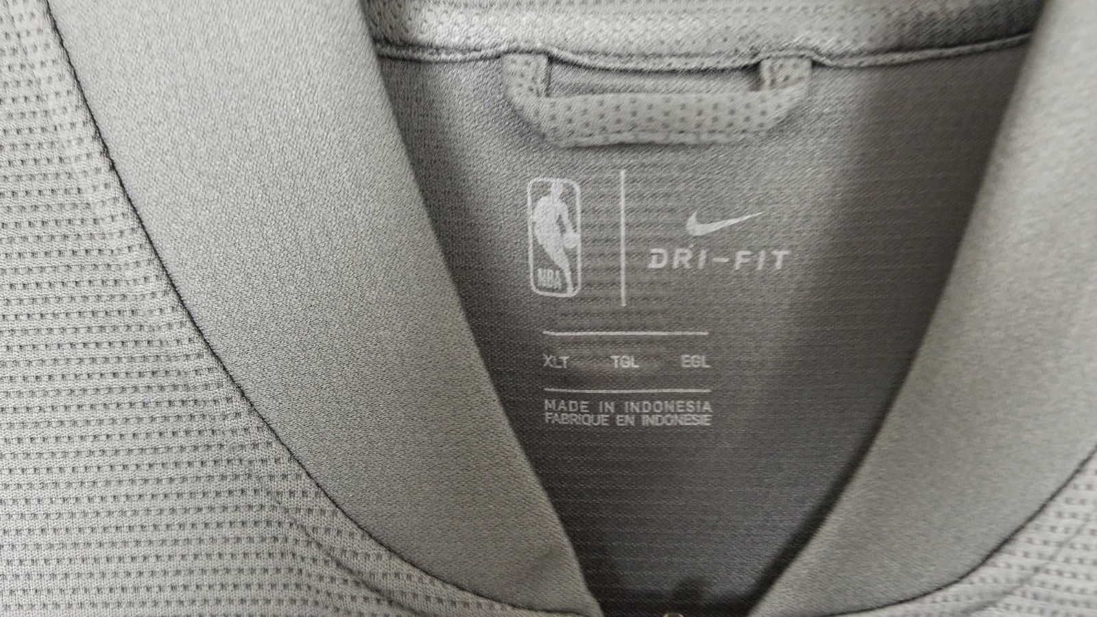 NIKE LOS ANGELES LAKERS SUIT JACKET +PANTS GREY TEAM ISSUED (SIZE XLT = XL-TALL)