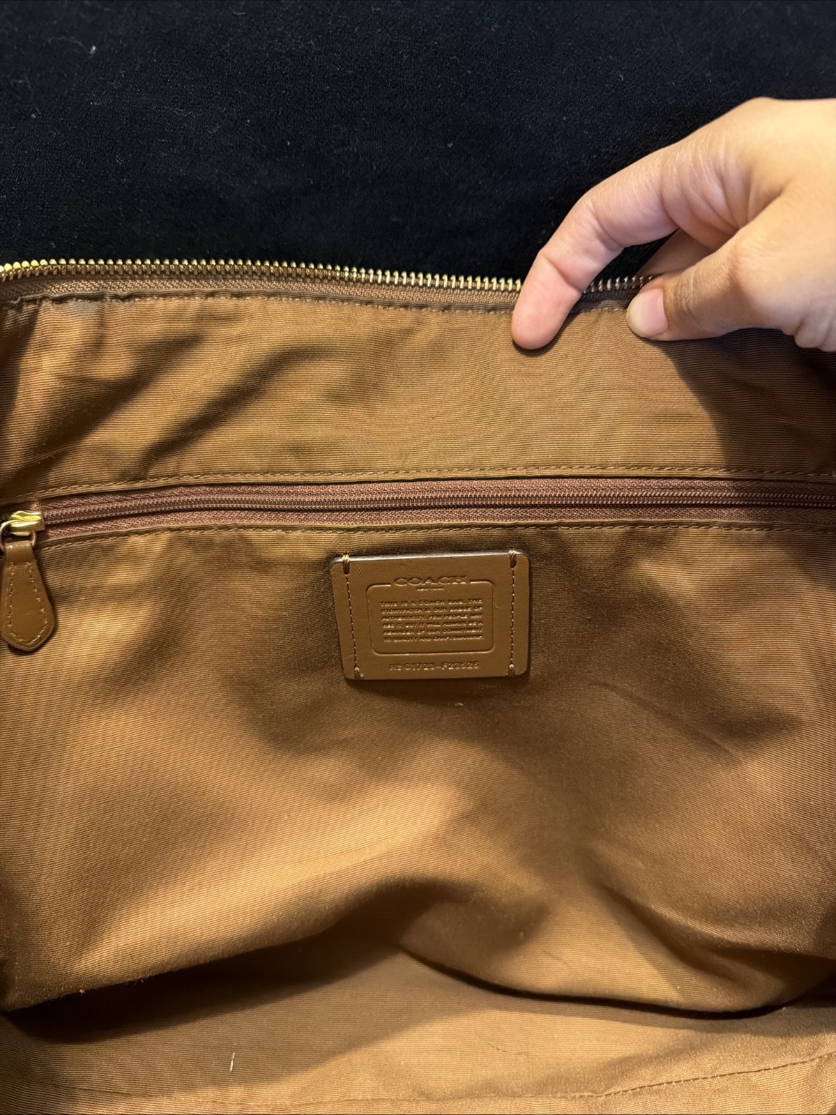 COACH Ava Chain Tote Light Khaki Chalk Leather Spacious Handbag See Pictures!