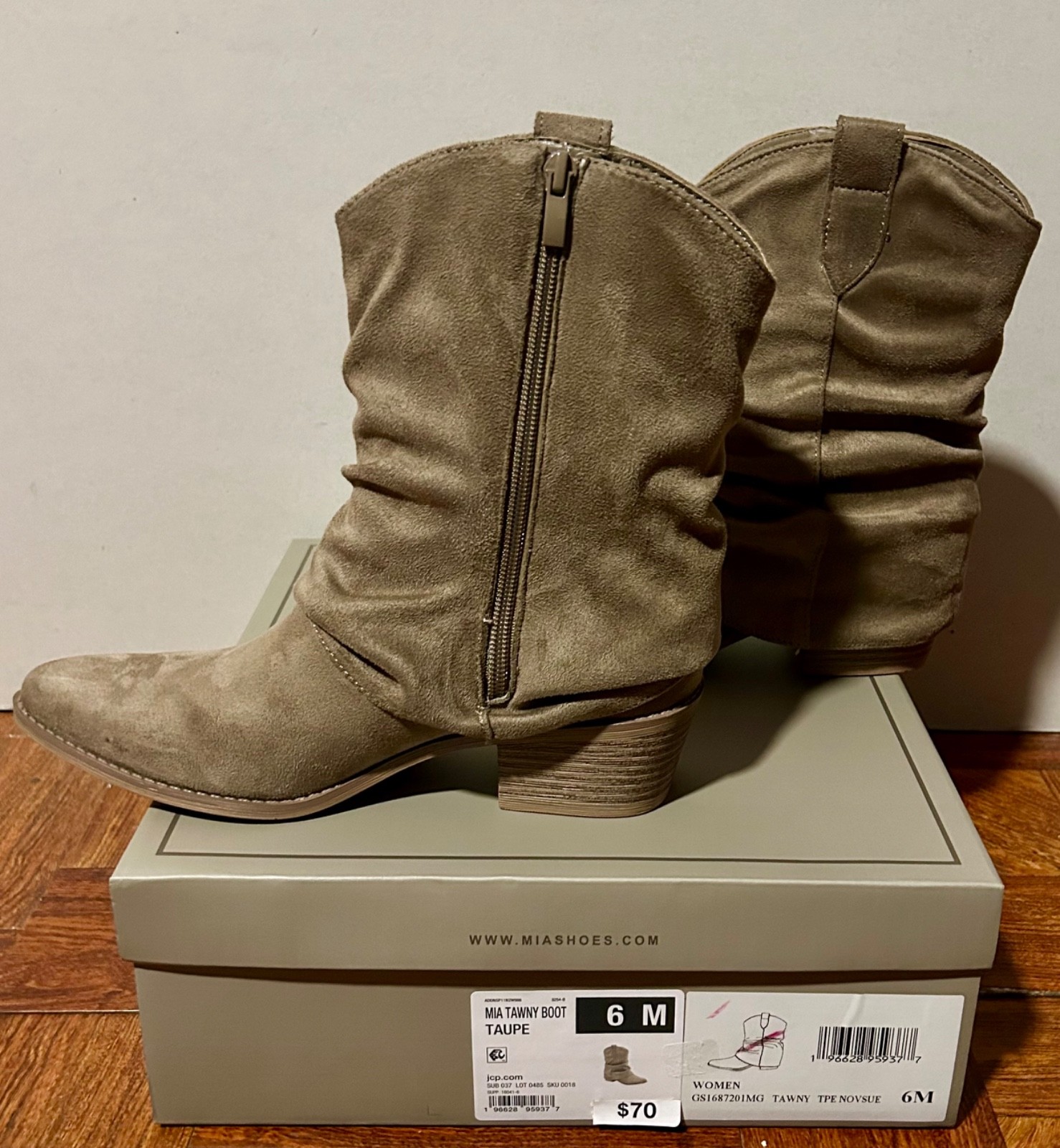 Mia Tawny Boots size 6 new