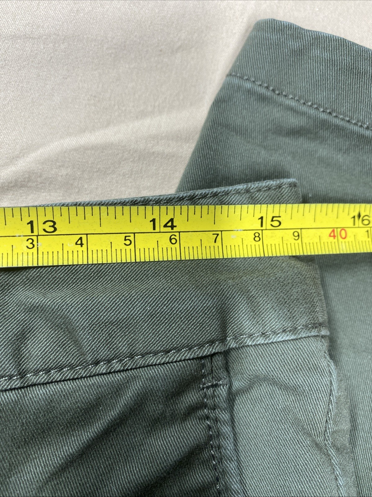 Vuori Pants Trousers Women’s 30×29 Khaki Olive Green Tapered