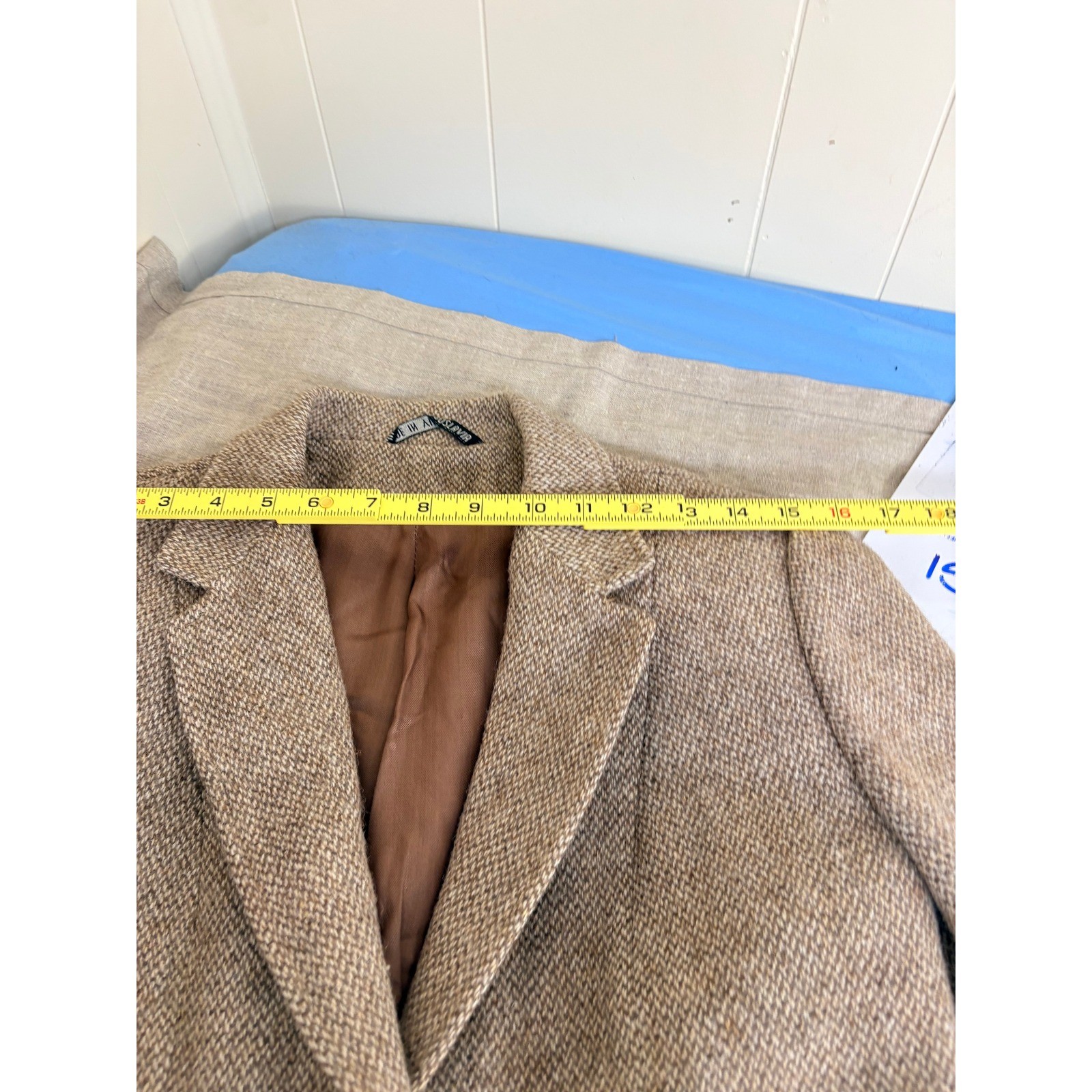Vintage Pure New Wool Herringbone Blazer Tan Brown Made in Yugoslavia 2 Button