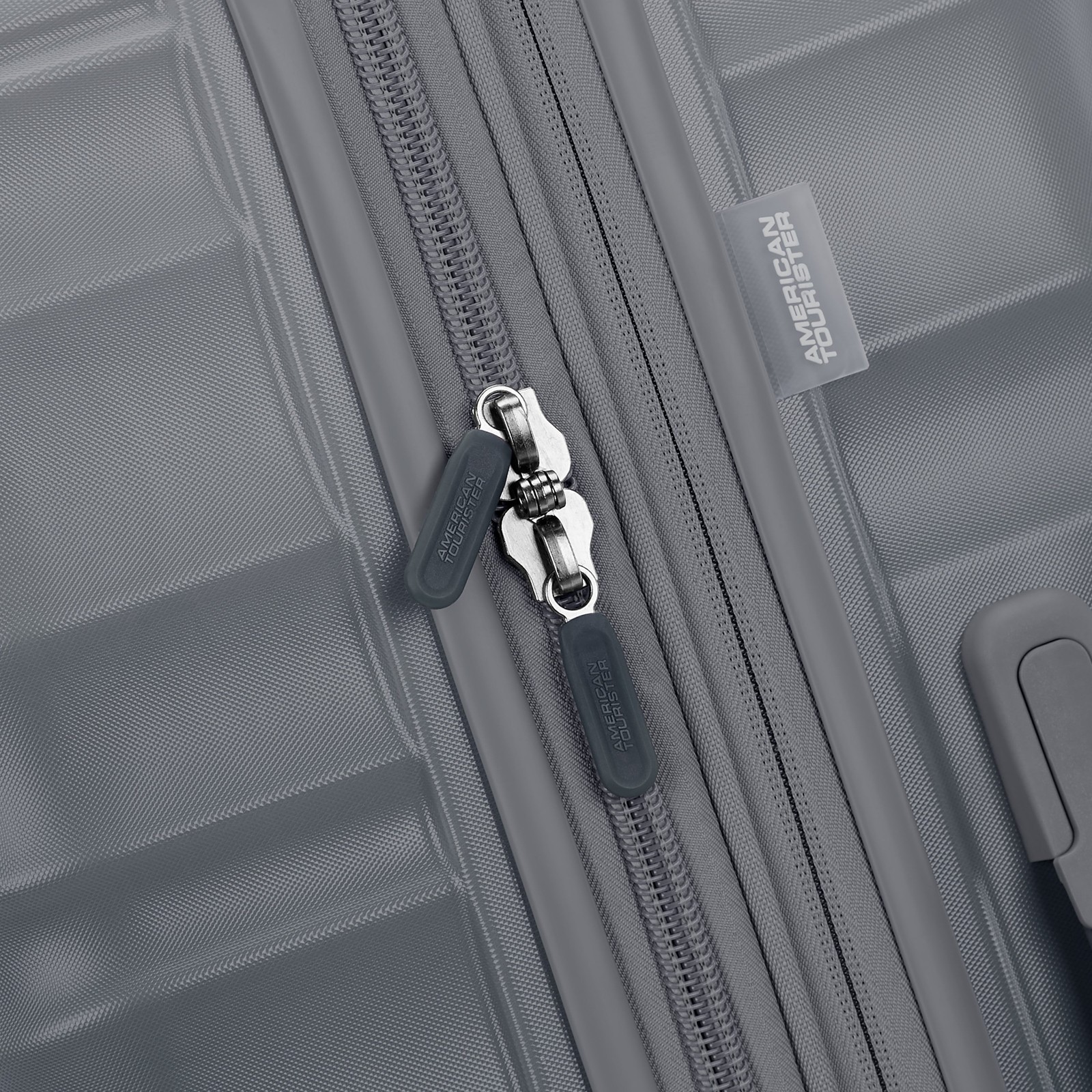 American Tourister Cascade Hardside Lightweight Spinner Luggage 28 Inch U2