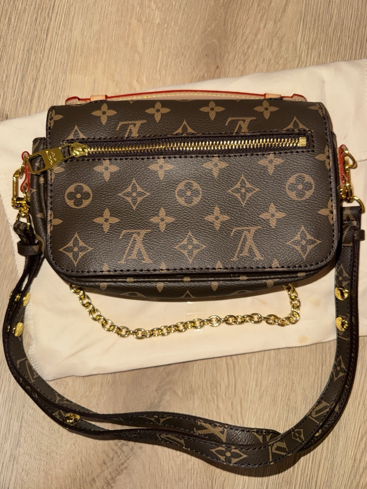 Louis Vuitton Monogram Brown Crossbody/Shoulder Bag Chain Strap Gold Dust Bag