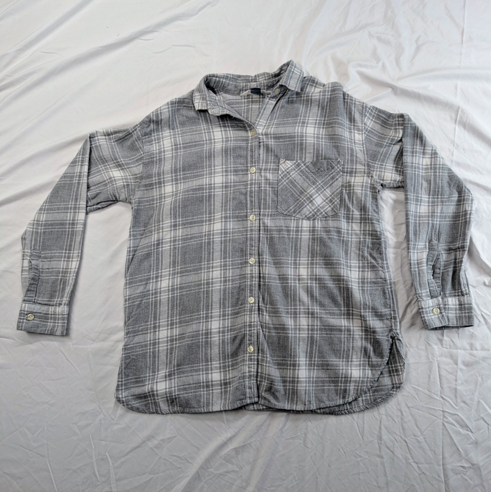 Old Navy The Boyfriend Shirt Gray Plaid Button Up Women’s Size M Classic