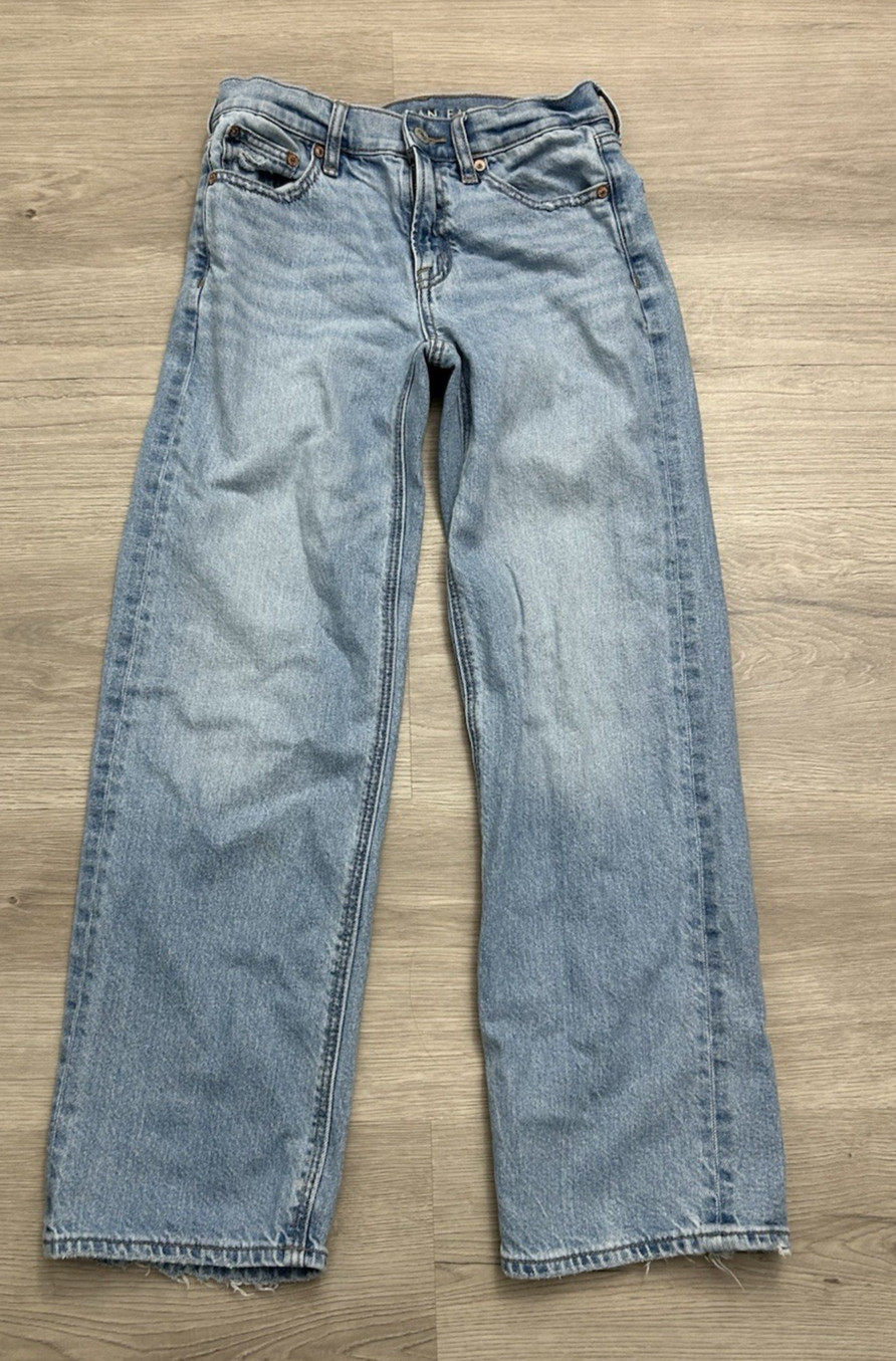 American Eagle Strigid Mom Jeans Womens Short Light Wash size 000 fraying