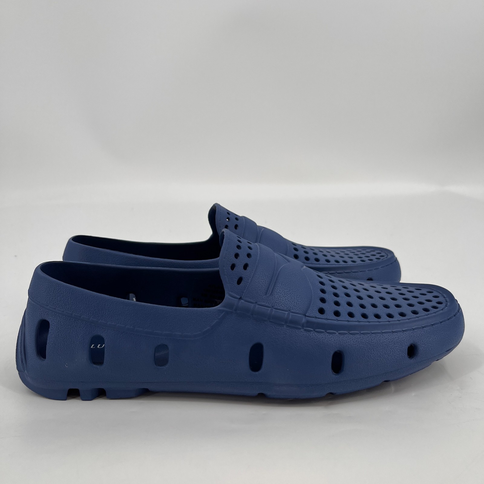 Club Room Men’s Atlas Perforated Driver Size 10 in Navy Summer Vacation Travel