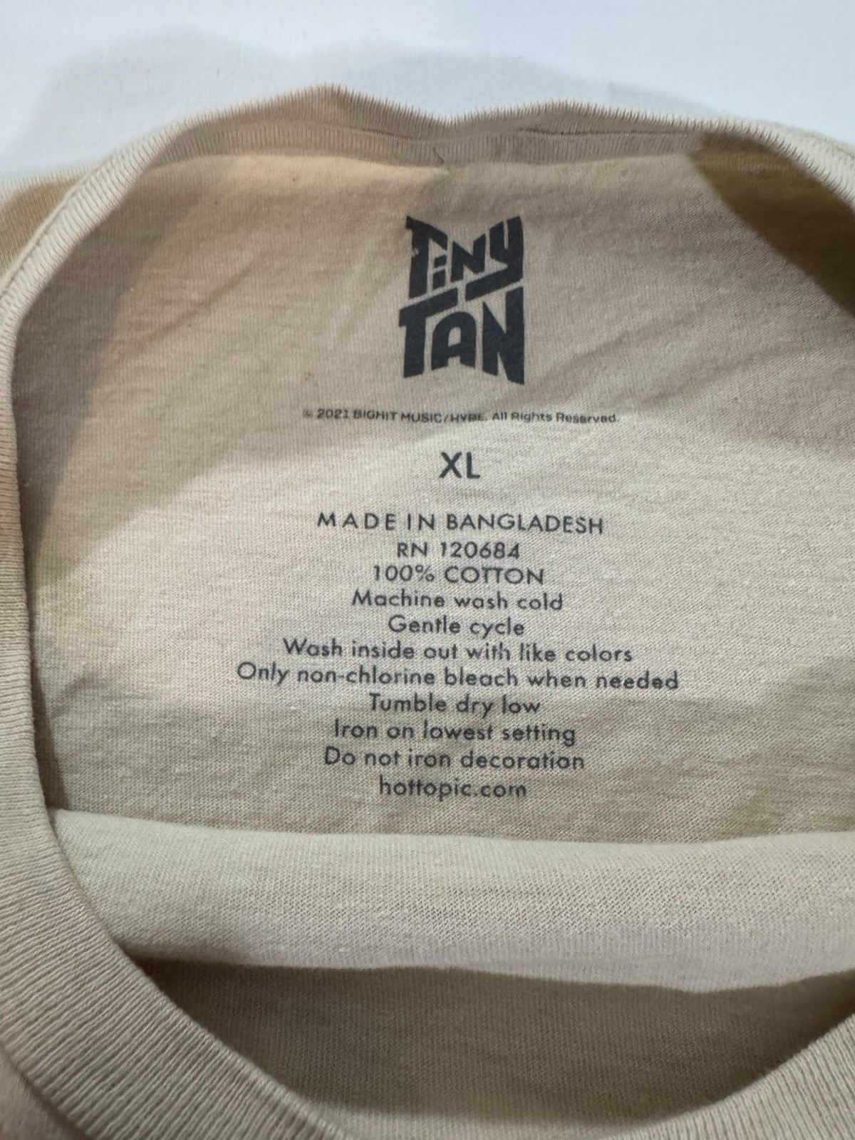 TinyTAN Beige Jersey Graphic BTS Characters T-Shirt Men’s XL
