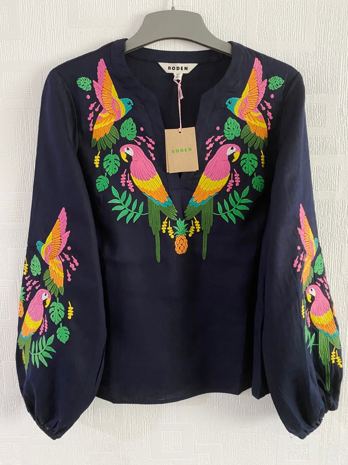 BODEN Bonnie Linen Embroidered Top size 10 NEW. Navy Blue Tropical