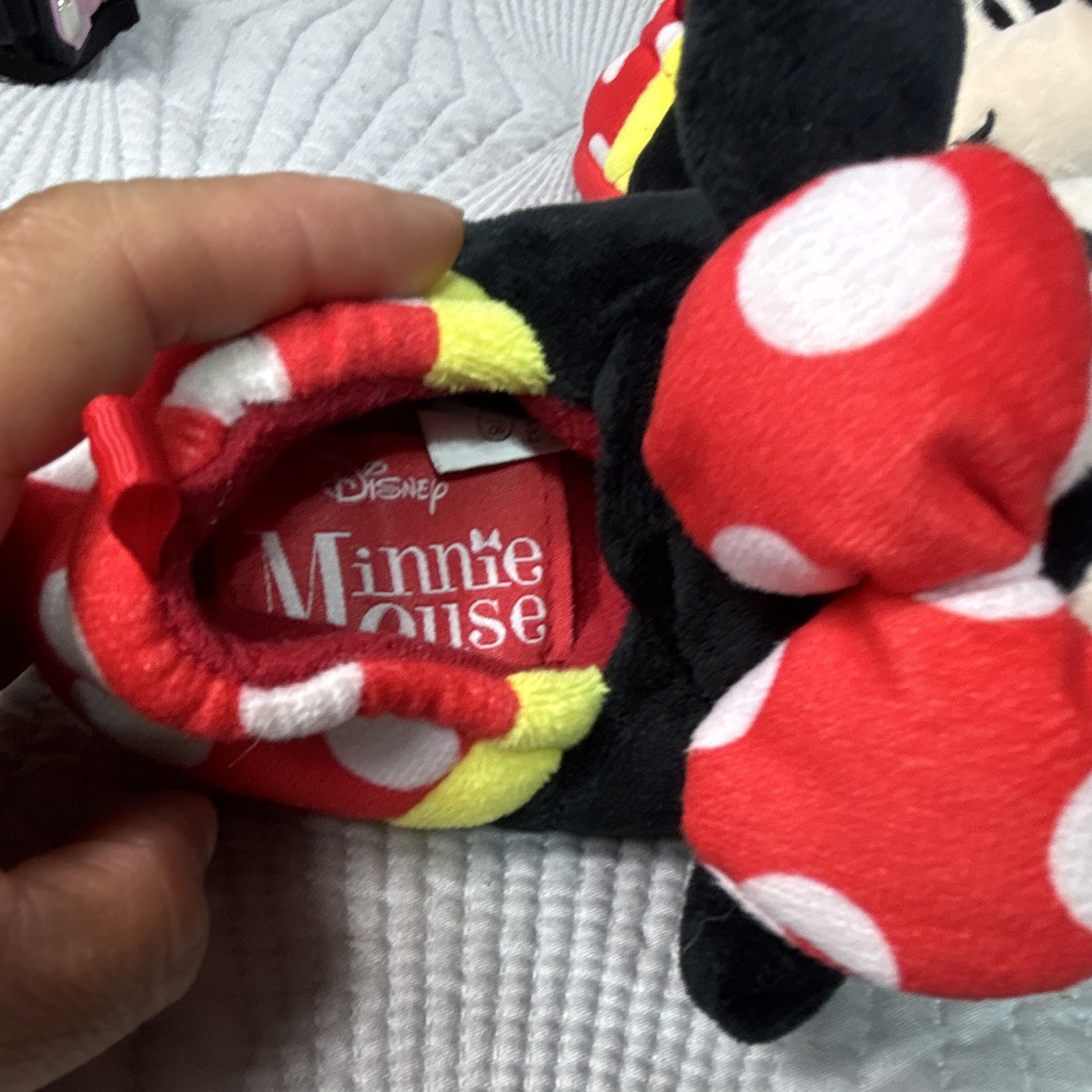 Disney Minnie Mouse Polka Dot Bow Slip-On Novelty Slippers Women’s 7/8